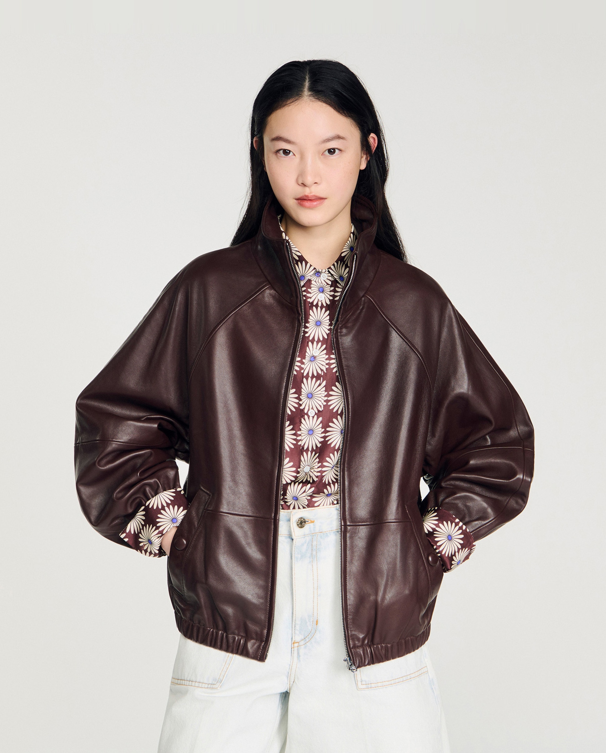 Sandro - Cazadora con cremallera de mujer oversize con piel de cordero.