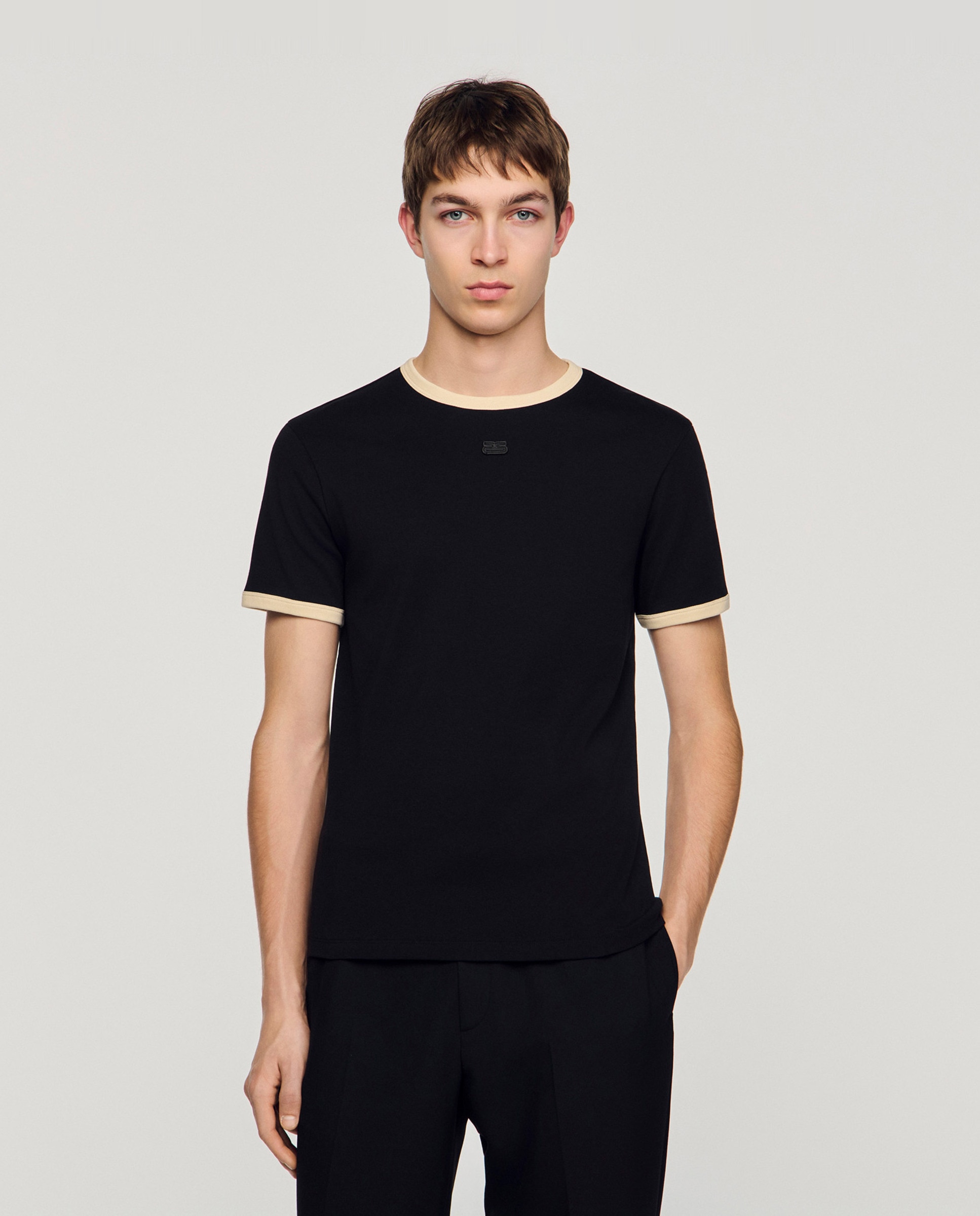 Camiseta de manga corta de hombre con parche y bordes contraste - Sandro - Negro Negro-1