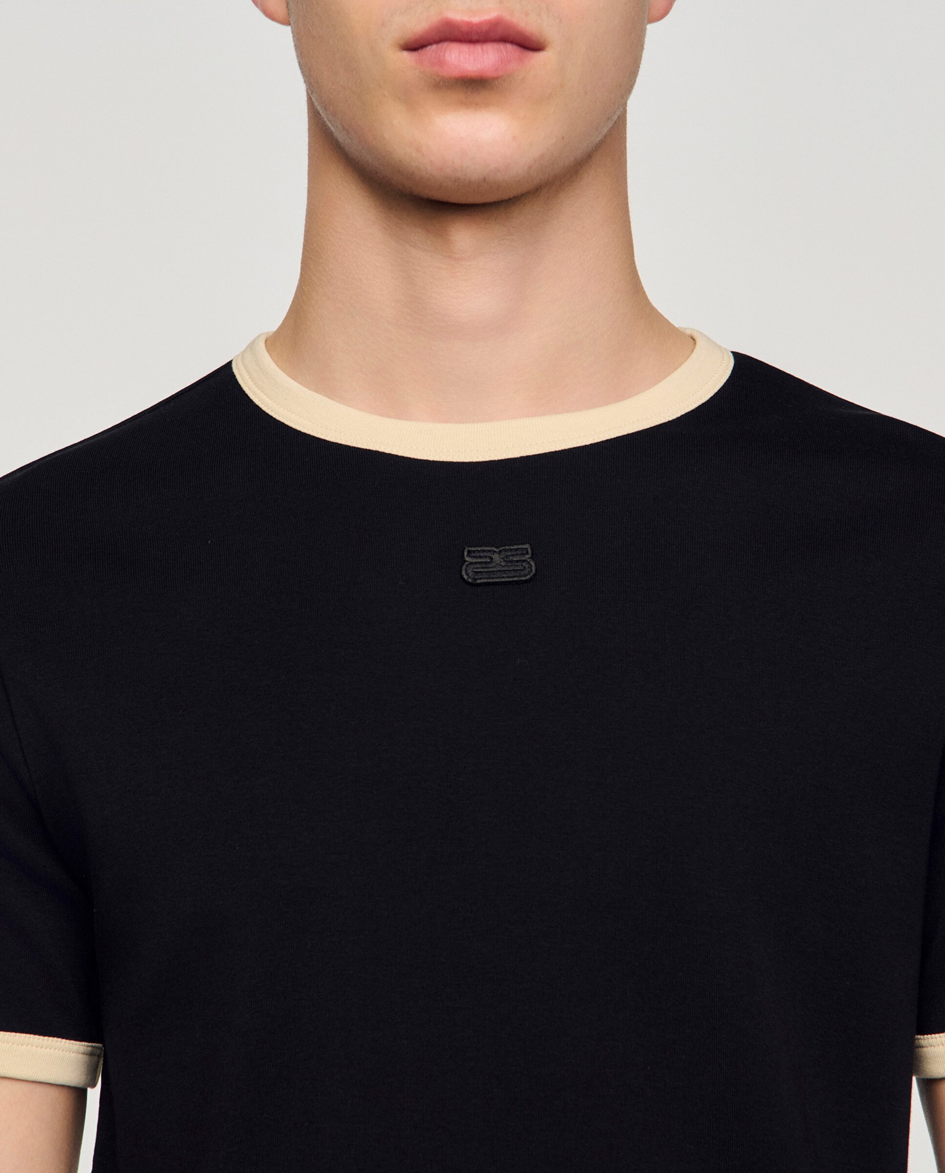 Camiseta de manga corta de hombre con parche y bordes contraste - Sandro - Negro Negro-5