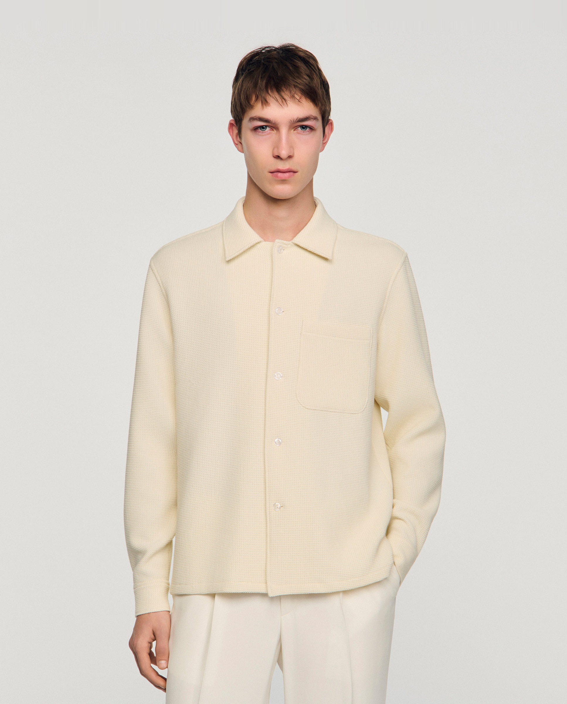 Camisa de vestir de hombre corte recto texturizada con cuello italiano y manga larga