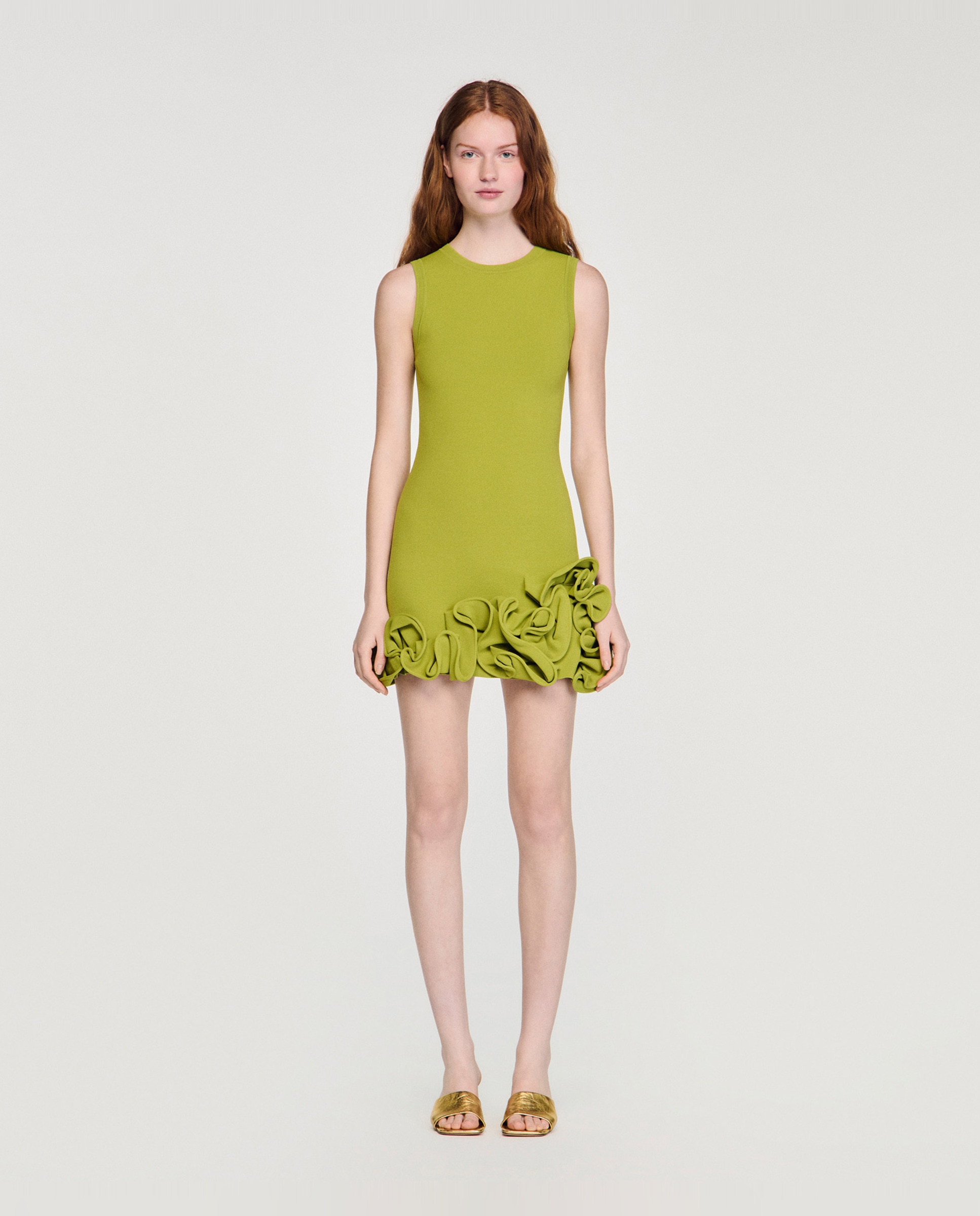 Imagen 0 de Vestido corto de punto con flores Verde