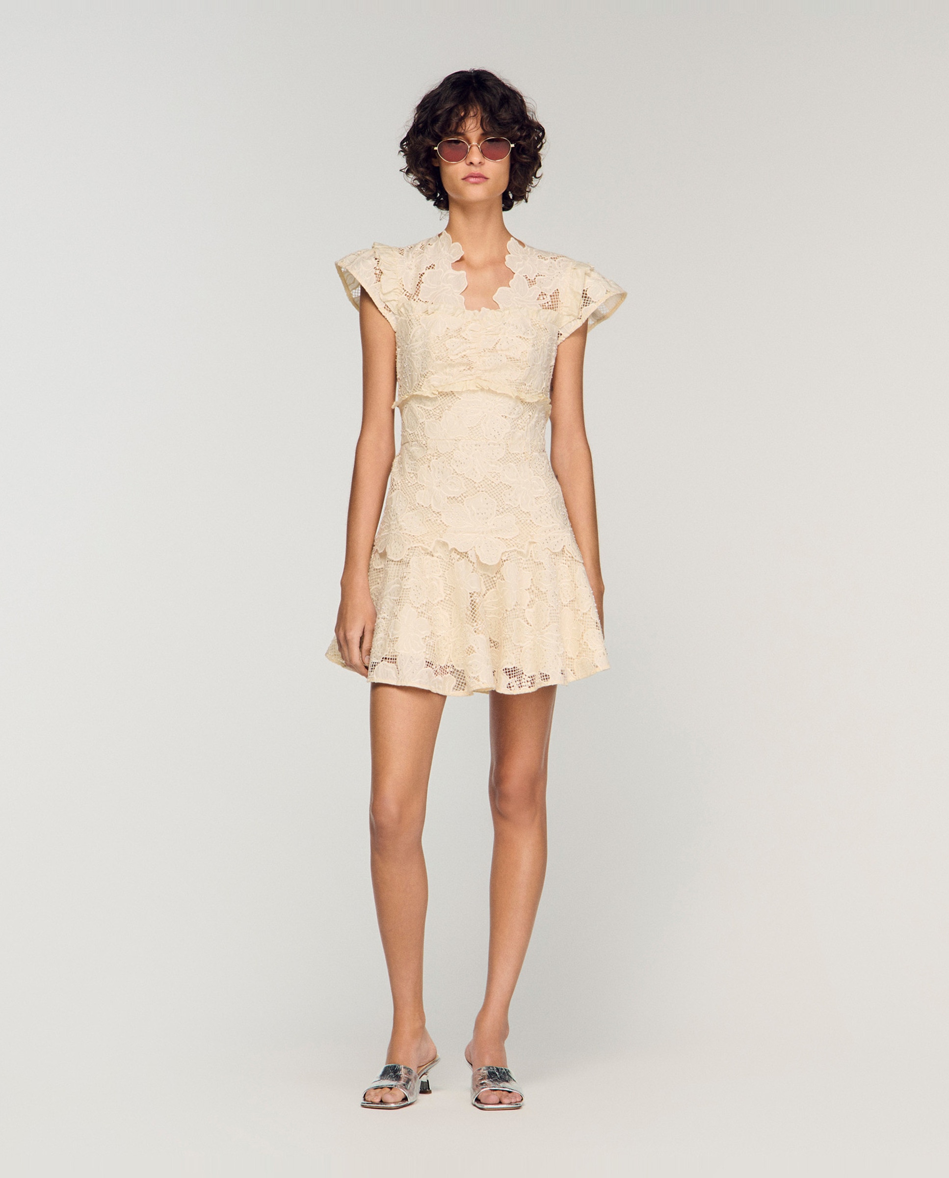 Sandro - Vestido corto de guipur floral.
