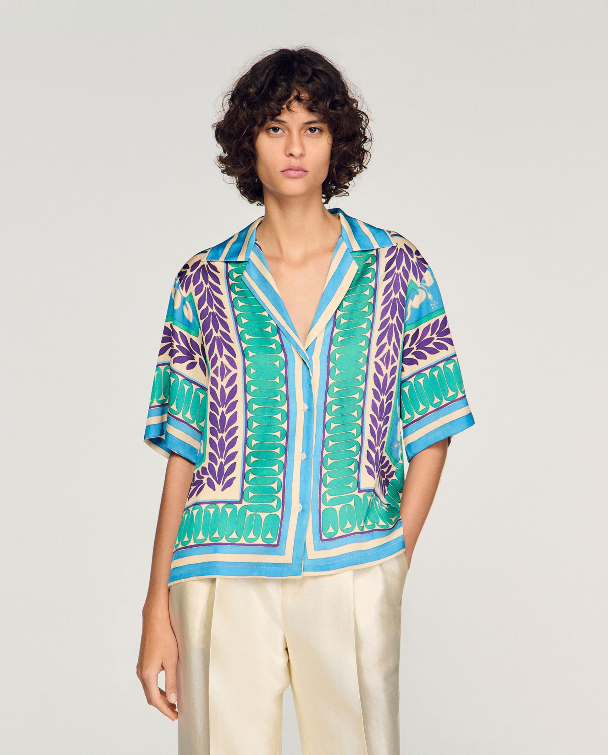 Sandro - Camisa de mujer ancha con estampado floral.
