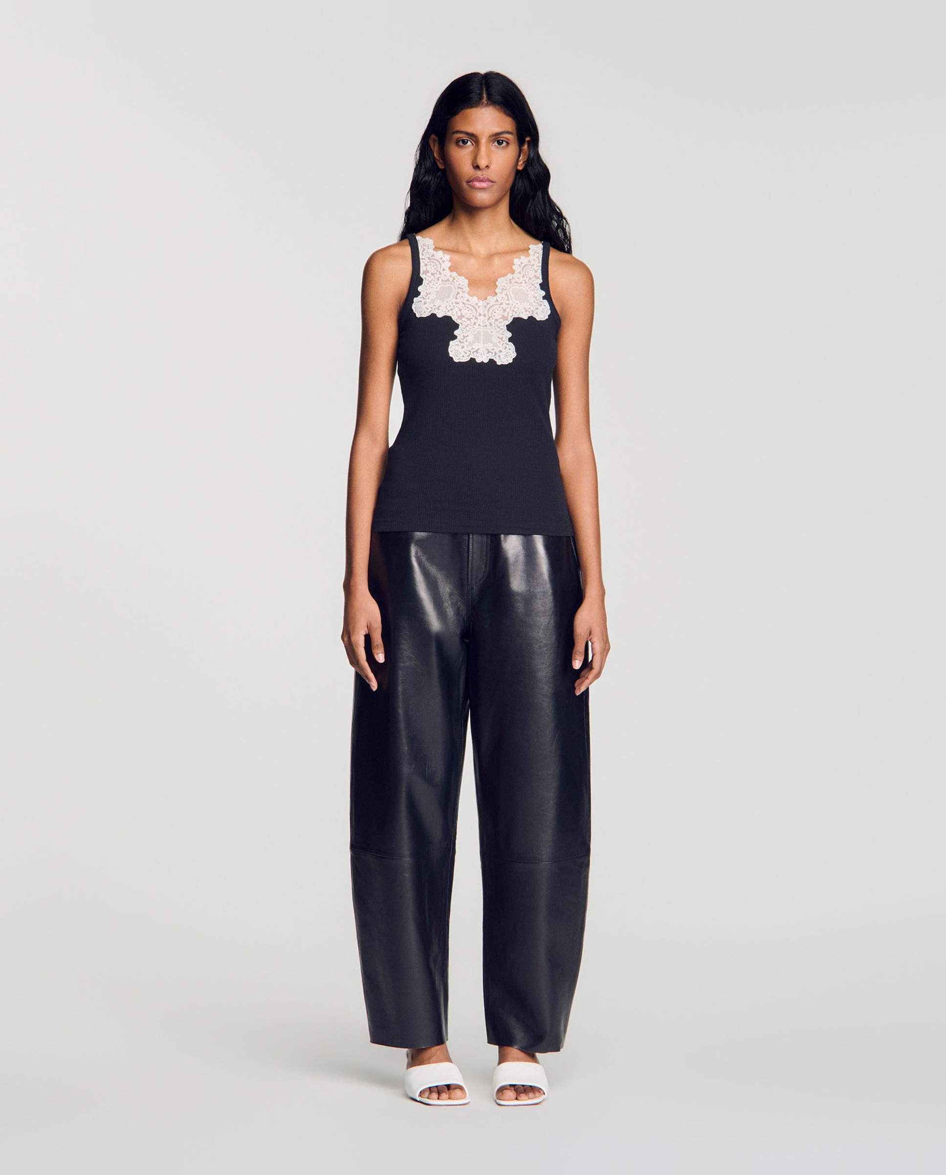 Top de mujer 100% algodón canalé ajustado con encaje y tirantes finos - Sandro - Negro Negro-3