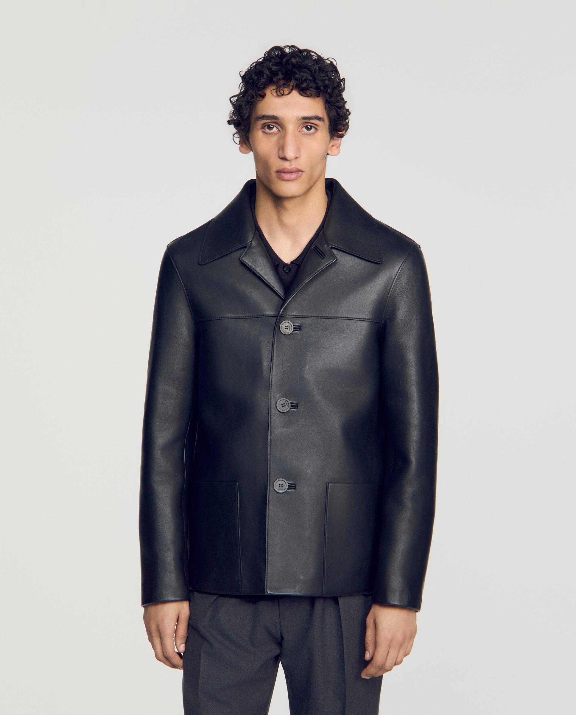 Imagen 0 de Cazadora hombre piel cordero abotonada cuello camisero Negro