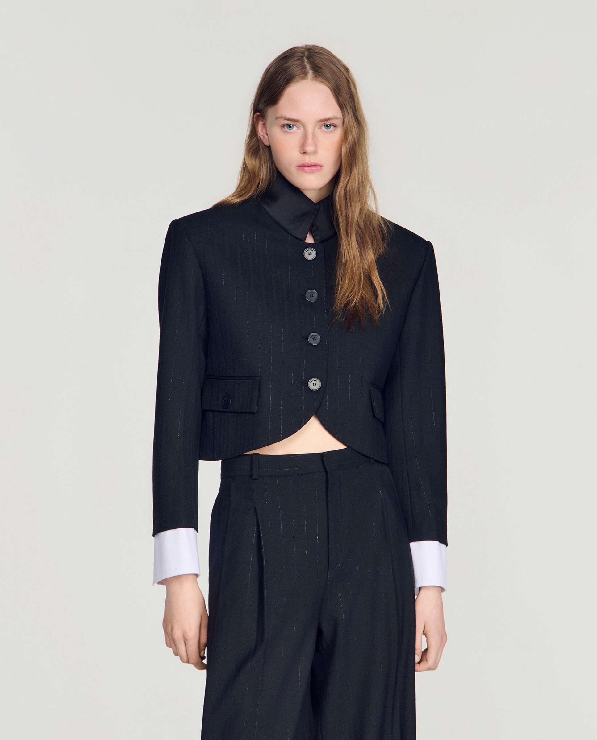Chaqueta de mujer corta de rayas con cuello alto satinado - Sandro - Negro Negro-1