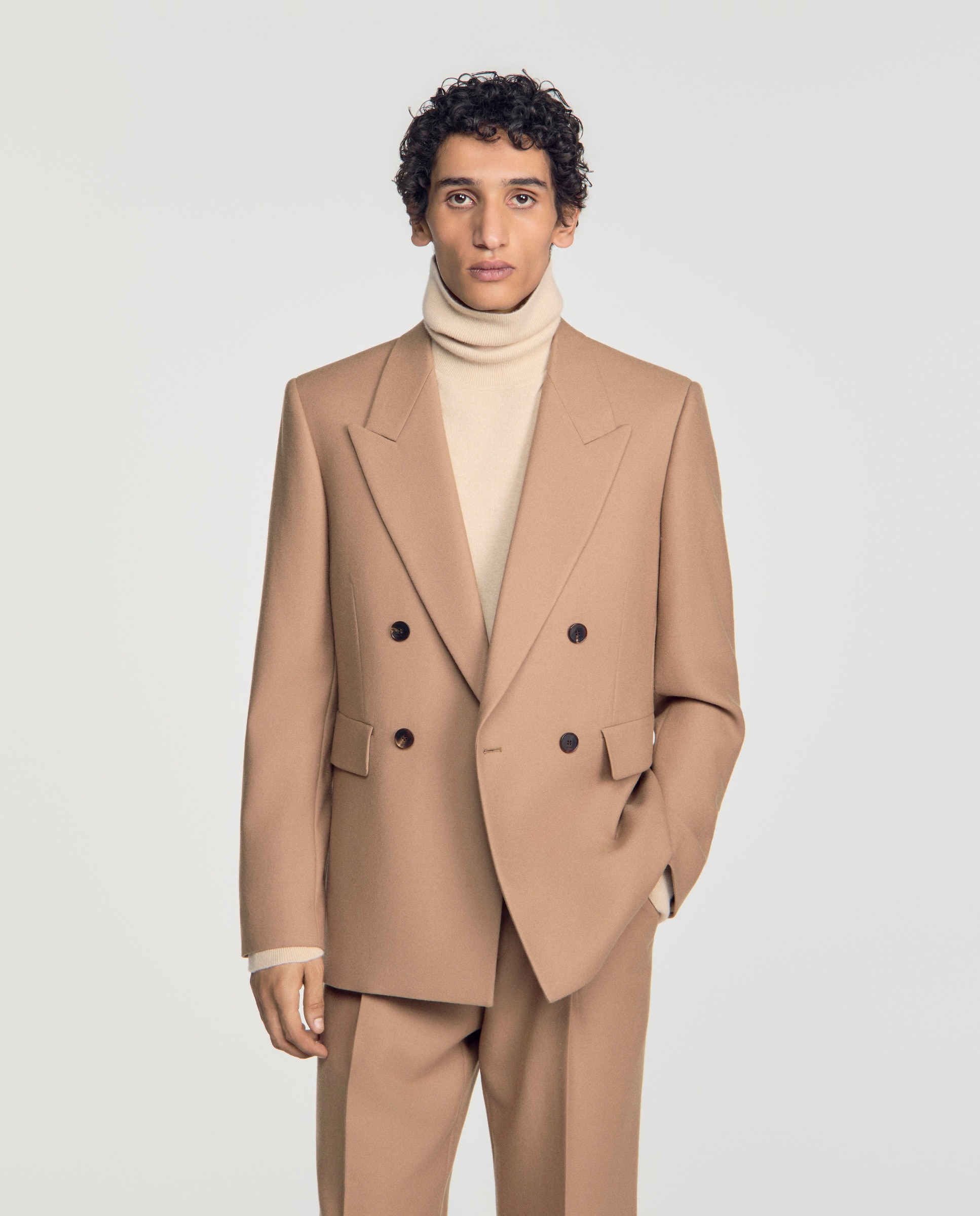 Imagen 0 de Chaqueta de traje cruzada clásica lana virgen para hombre Camel