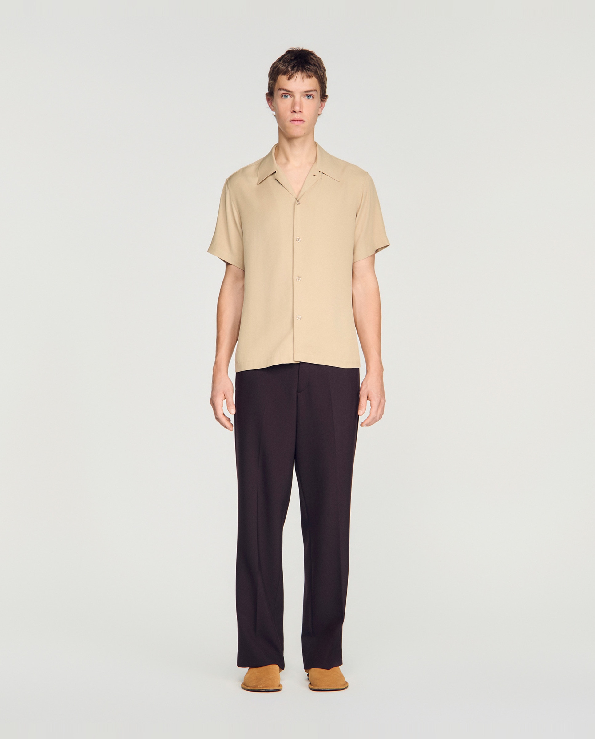 Camisa de vestir de hombre con corte fluido cuello italiano y manga corta - Sandro - Terracota Marrón-3