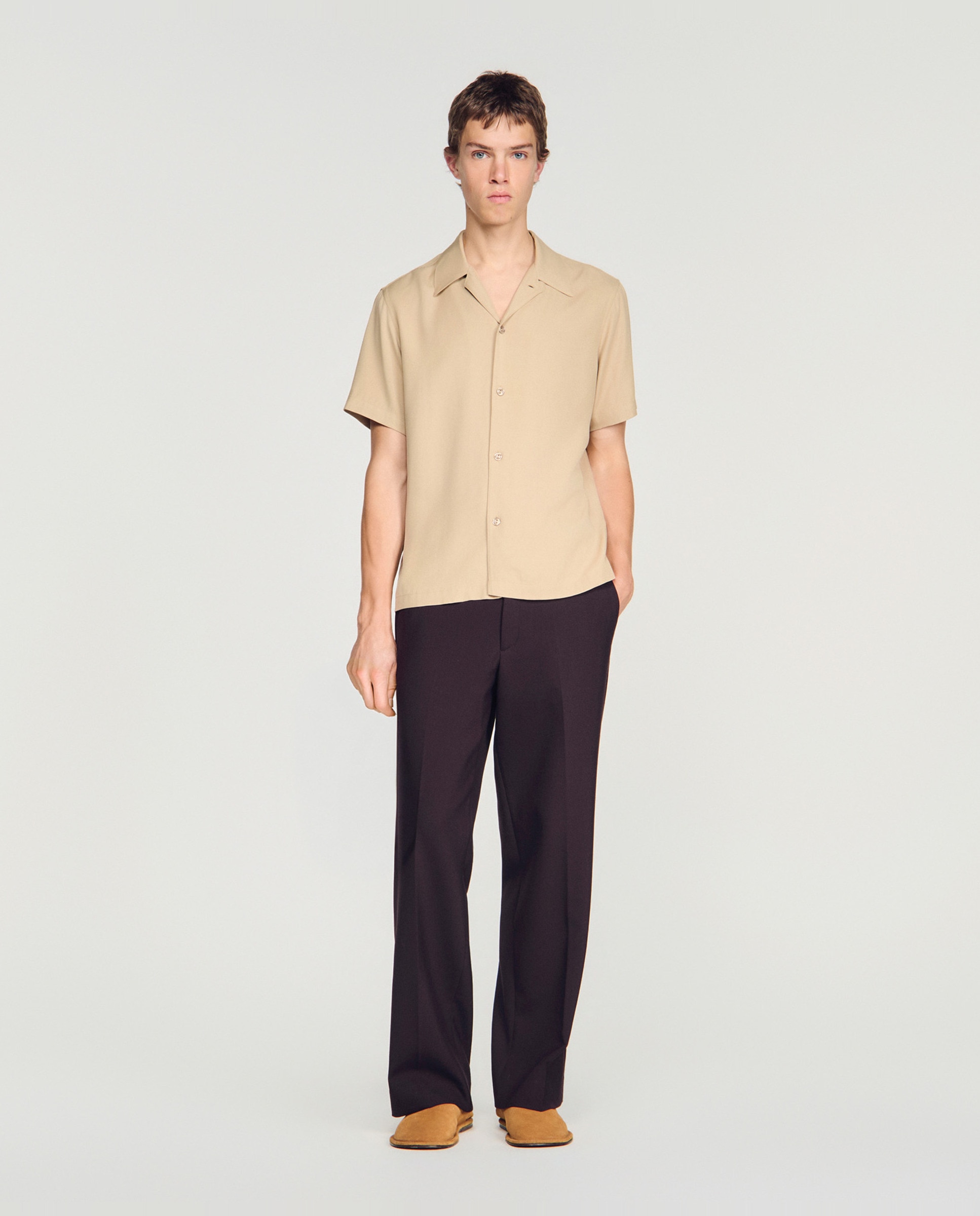 Camisa de vestir de hombre con corte fluido cuello italiano y manga corta - Sandro - Terracota Marrón-5