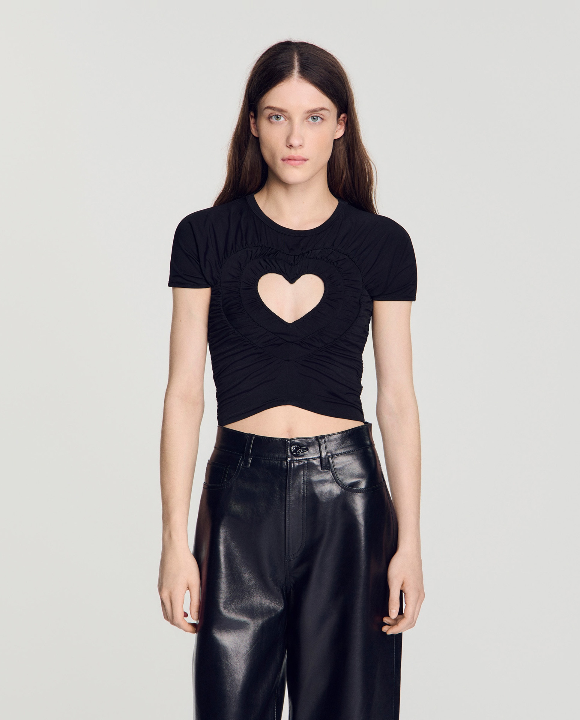 Camiseta de mujer corta fruncida con abertura de corazón - Sandro - Negro Negro-1