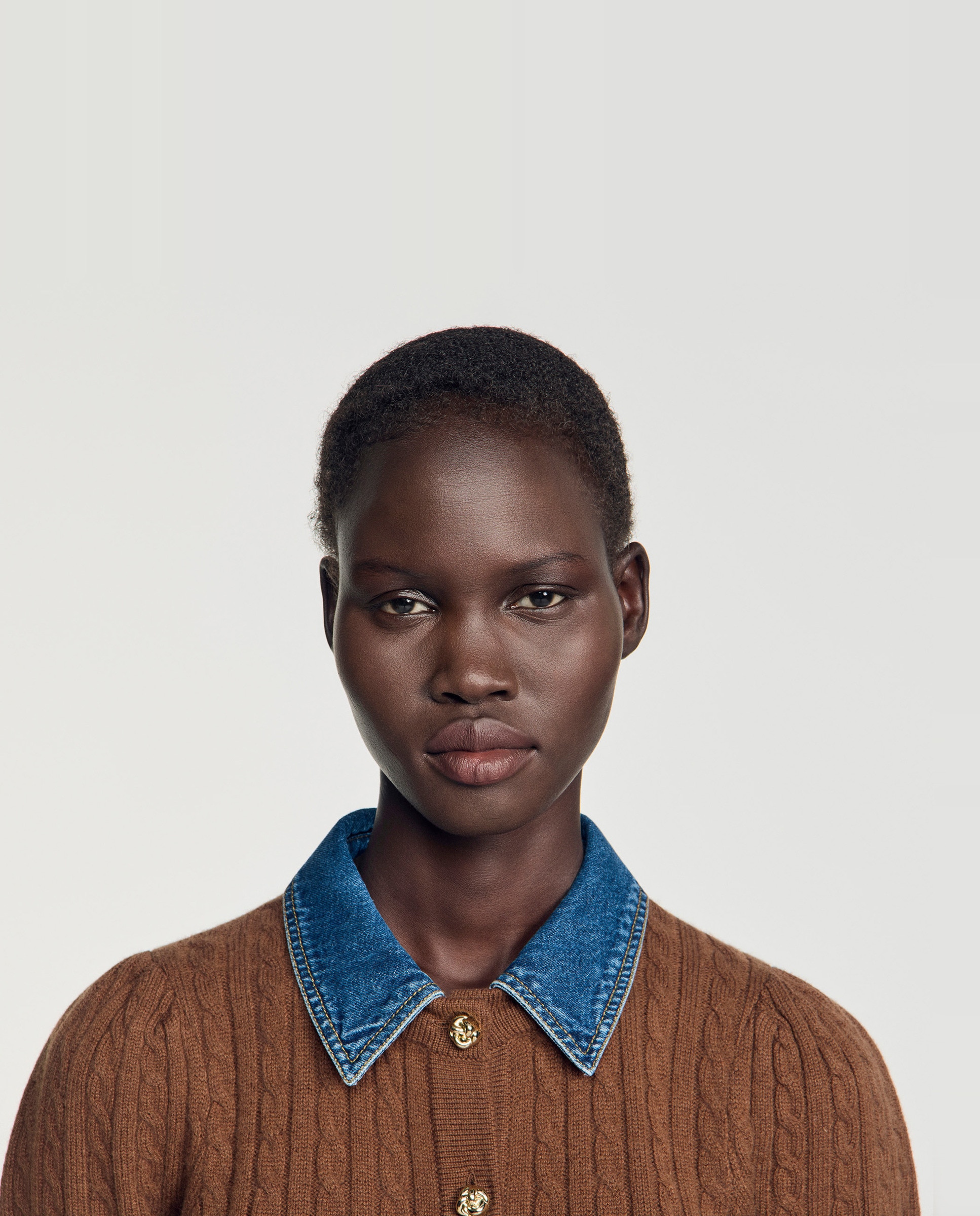 Cárdigan de punto trenzado de mujer con manga corta y cuello desmontable de denim - Sandro - Marrón Marrón-5