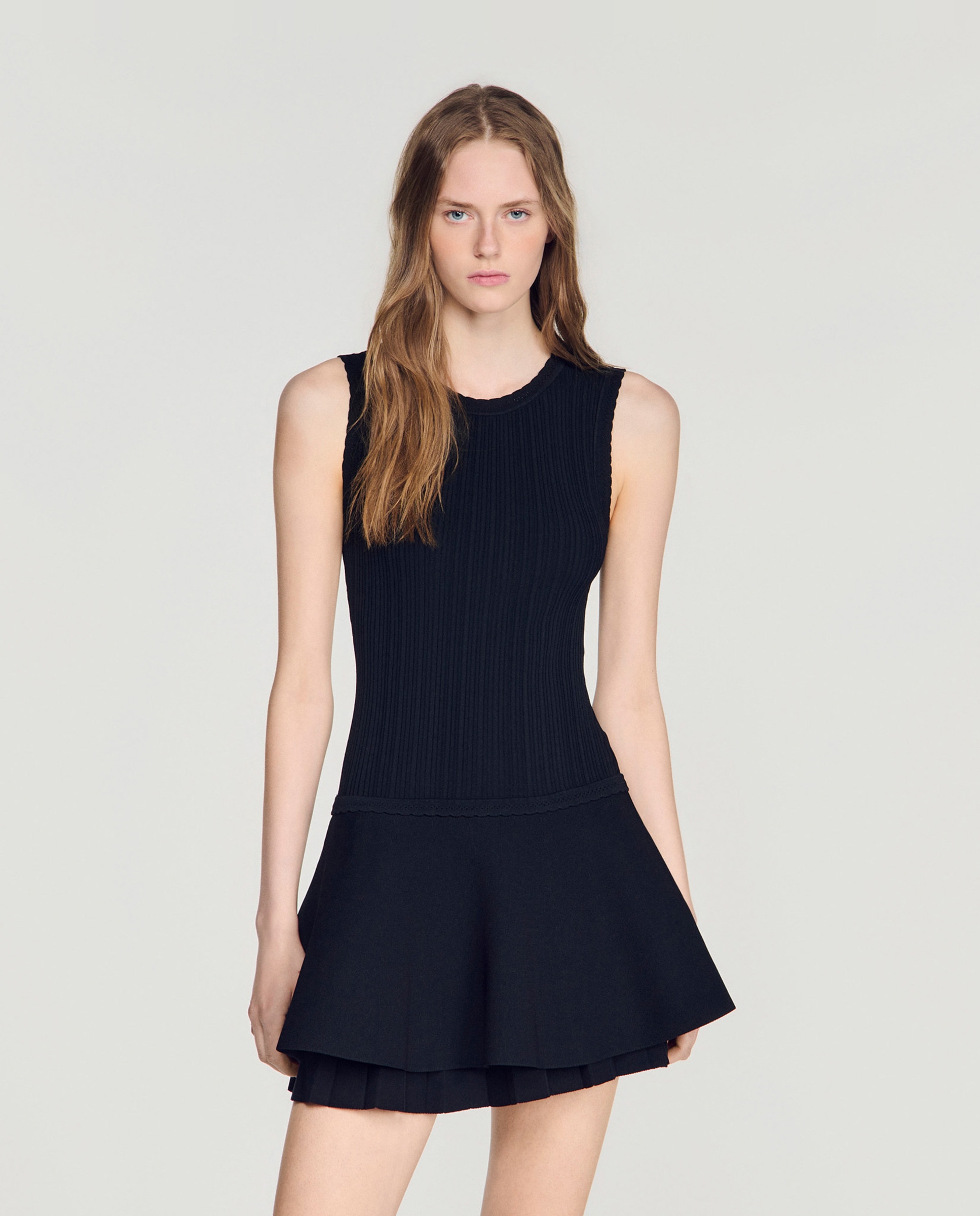 Vestido corto de punto acampanado con volantes - Sandro - Negro Negro-3