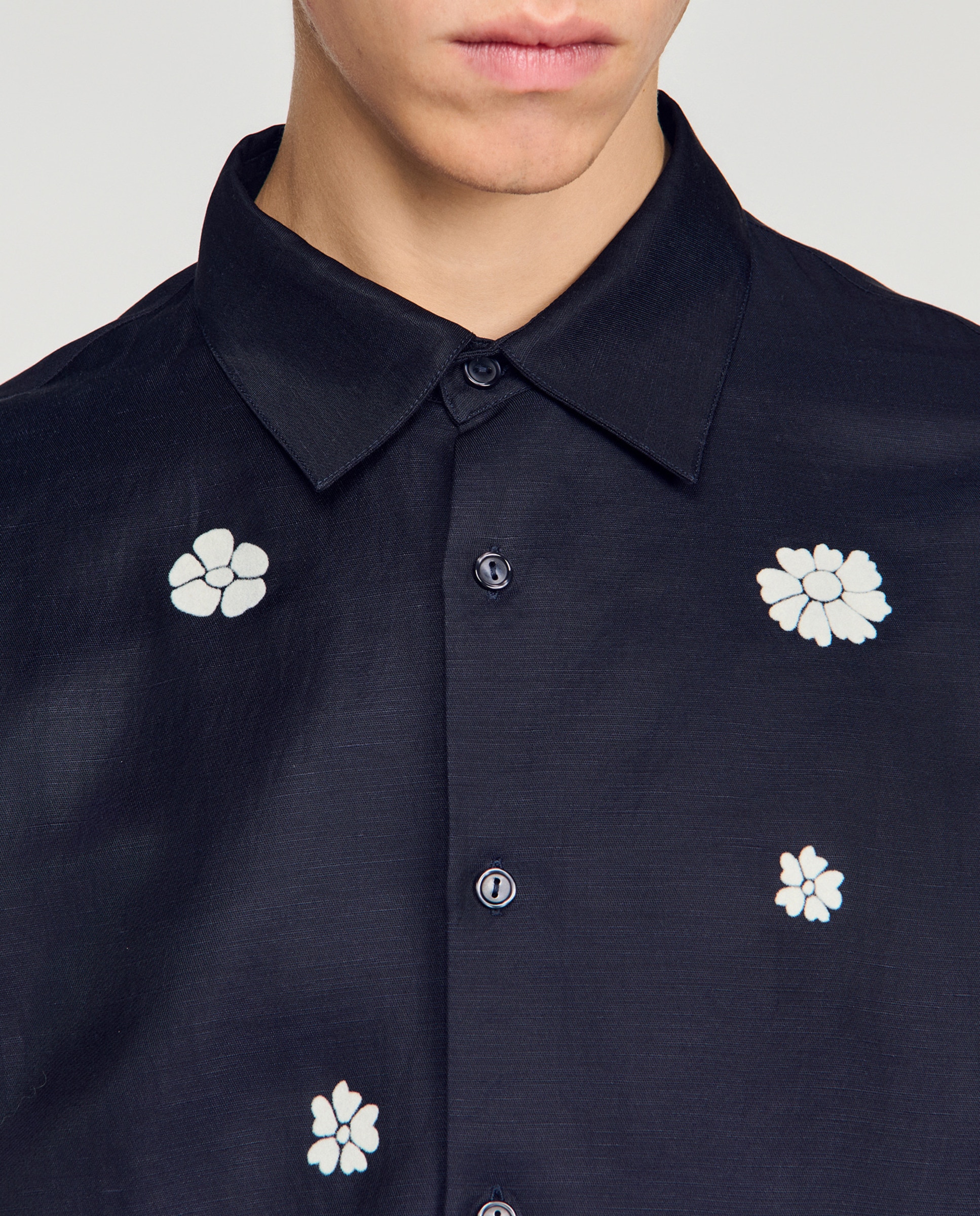 Camisa de hombre corte fluido manga corta estampado floral flocado - Sandro - Azul marino Azul marino-4