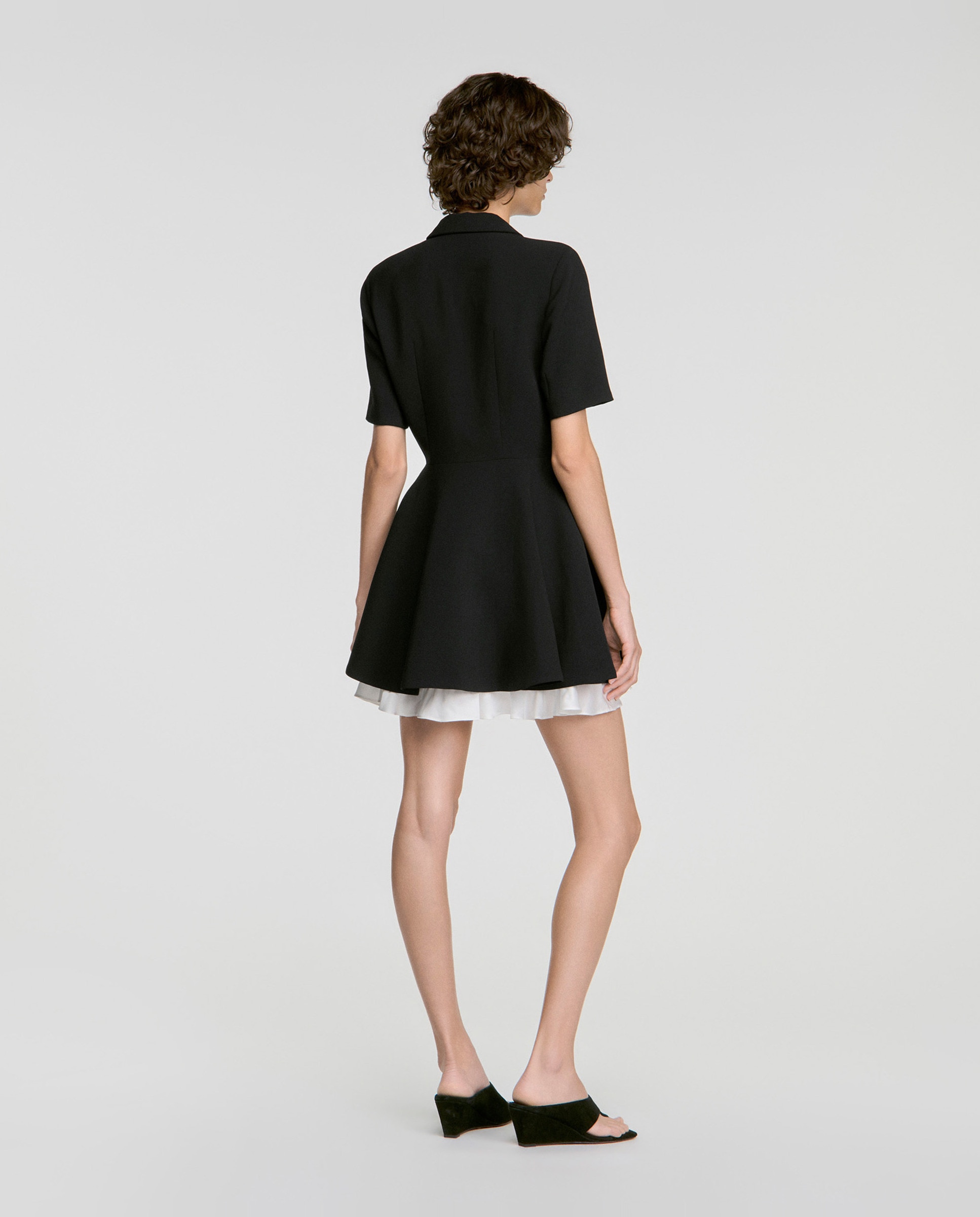 Vestido corto de falda de vuelo en contraste - Sandro - Negro Negro-2