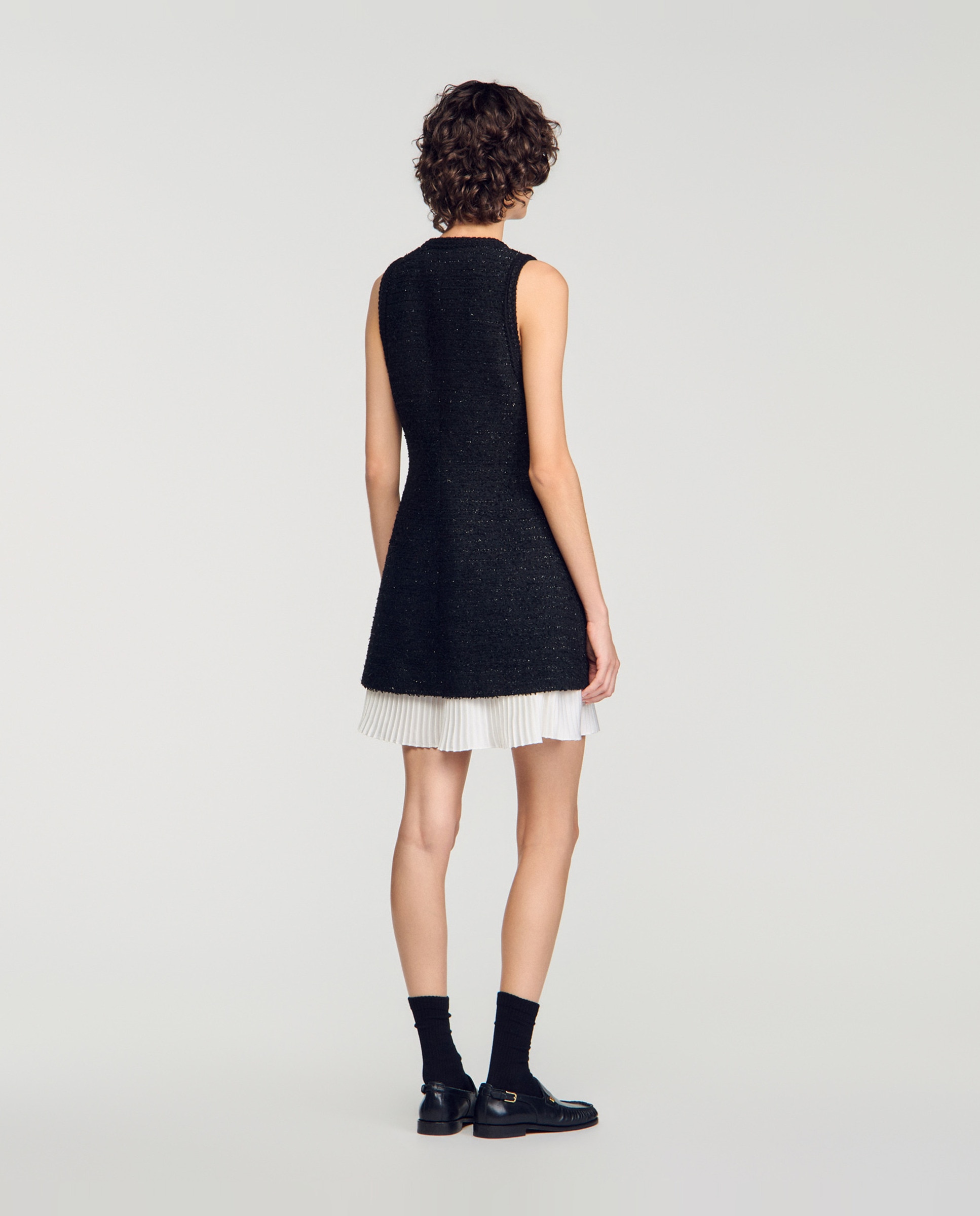 Vestido corto bicolor de tweed de lúrex con escote de pico - Sandro - Negro Negro-2