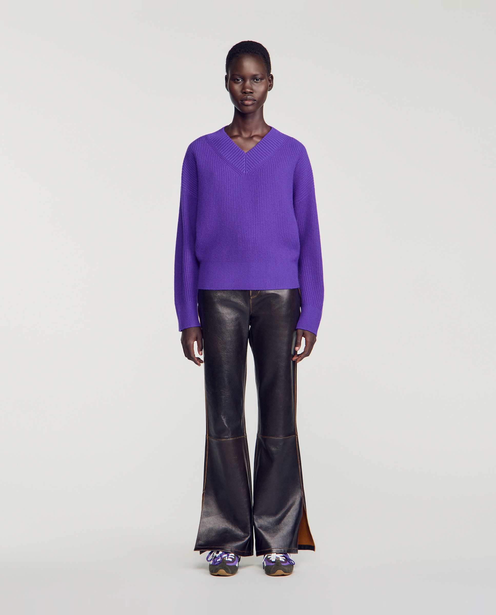 Jersey de mujer con cuello de pico canalé de lana y cachemira - Sandro - Morado Morado-3