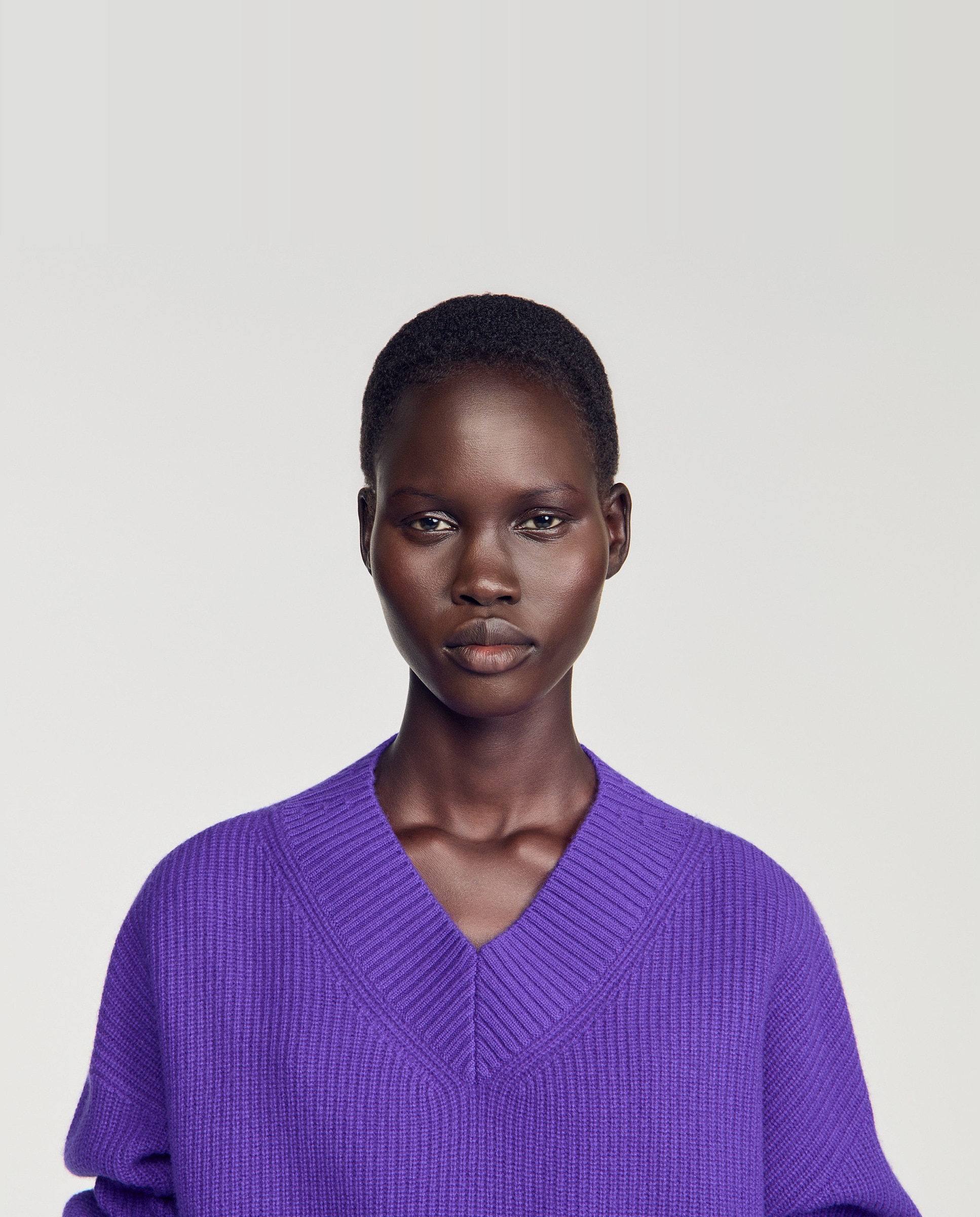 Jersey de mujer con cuello de pico canalé de lana y cachemira - Sandro - Morado Morado-4