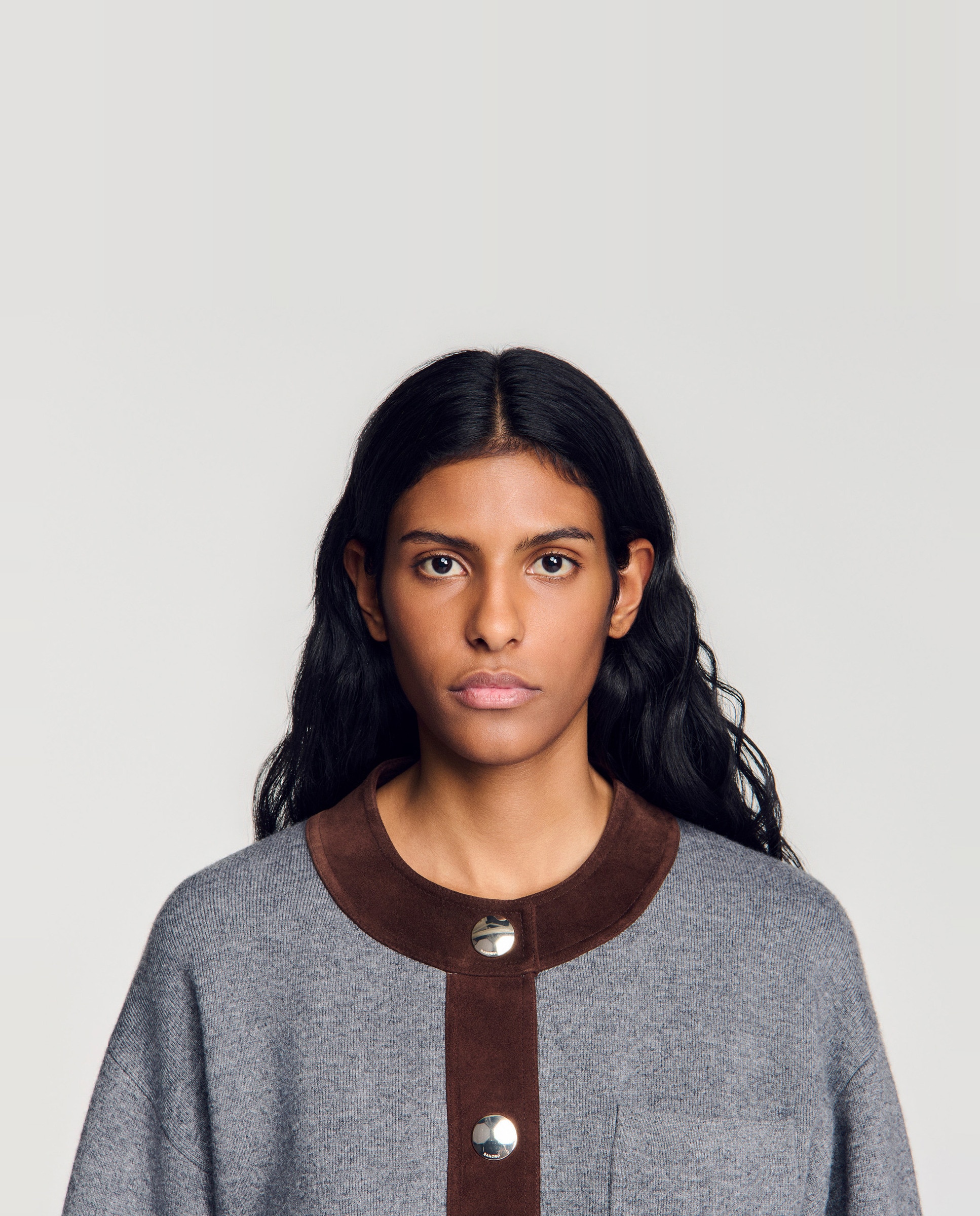 Cárdigan de mujer corto con cuello redondo y ante - Sandro - Gris Gris-4
