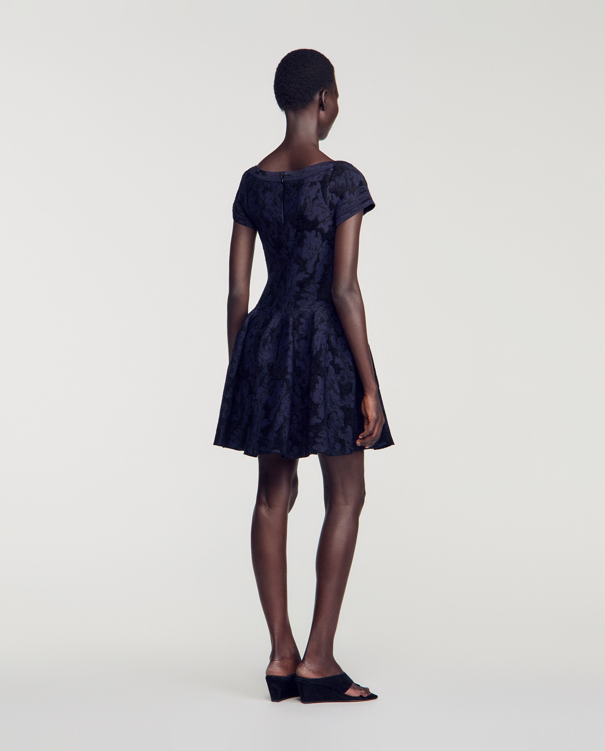 Vestido corto de punto jacquard floral acampanado - Sandro - Azul marino Azul marino-2