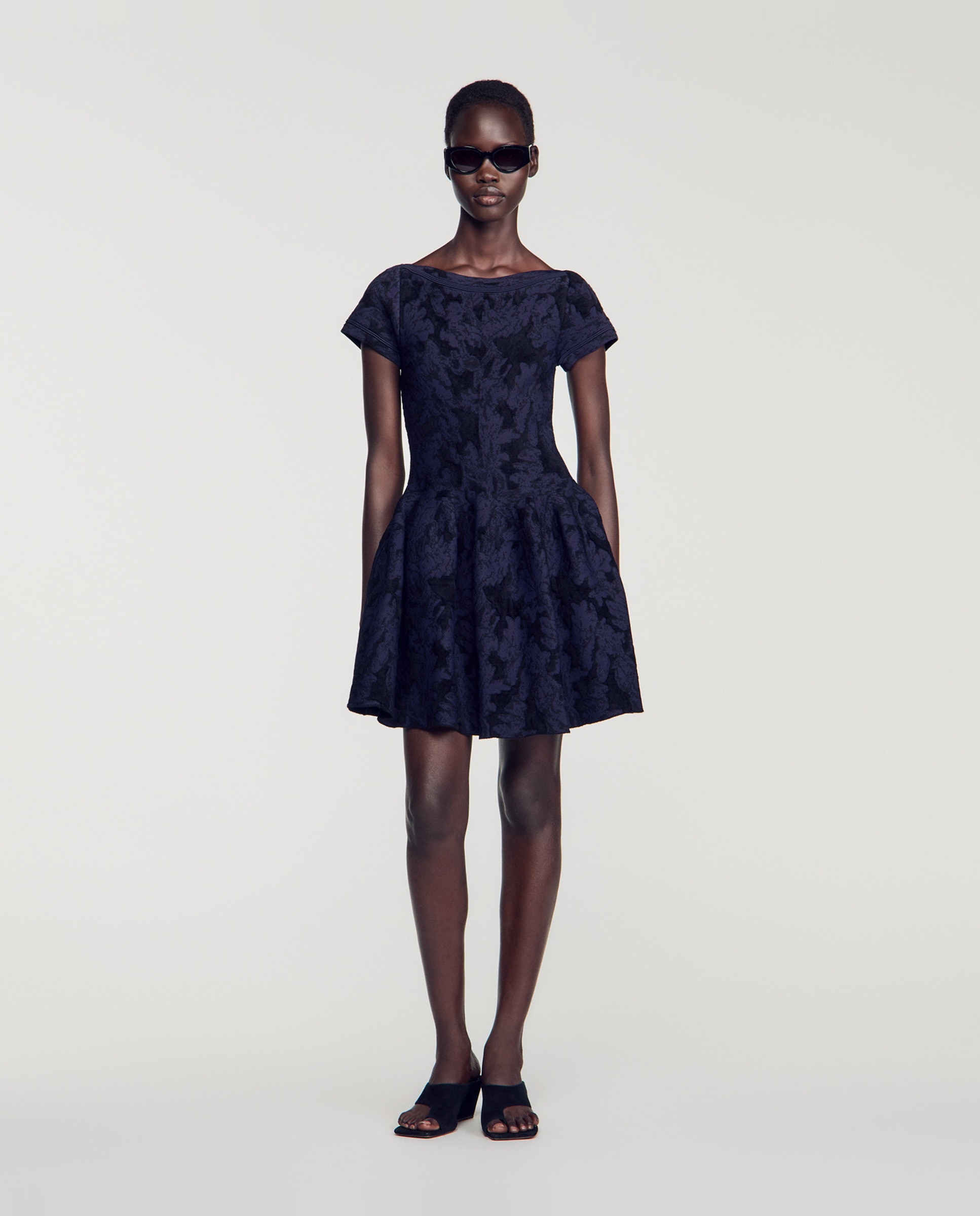 Vestido corto de punto jacquard floral acampanado - Sandro - Azul marino Azul marino-4