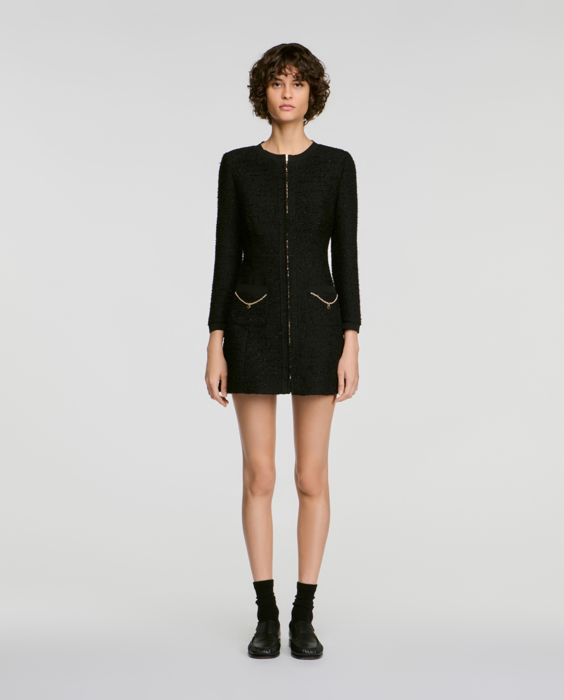 Imagen 0 de Vestido corto de tweed entallado con cadenas Negro