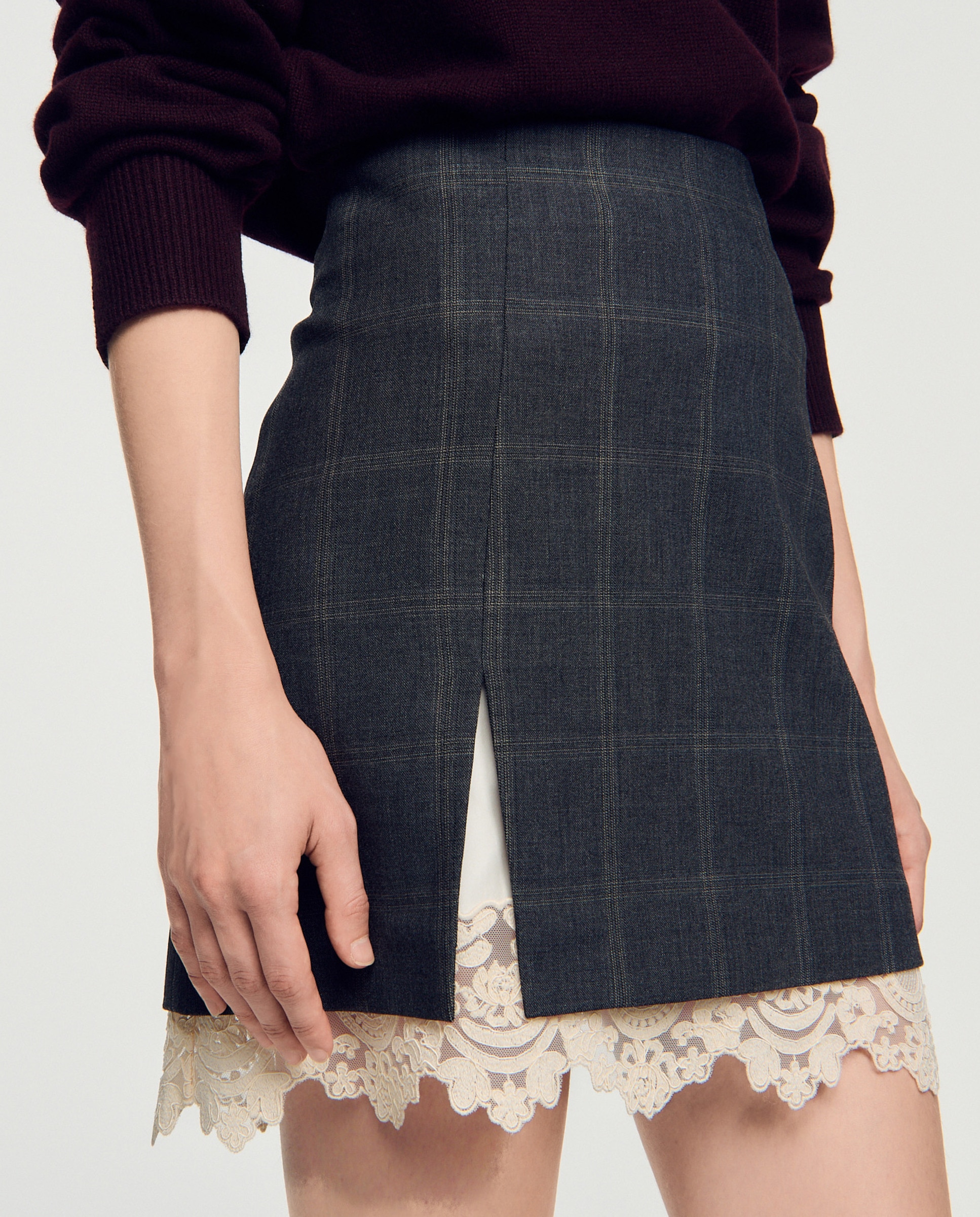 Falda corta de cuadros con encaje en contraste - Sandro - Gris Gris-2