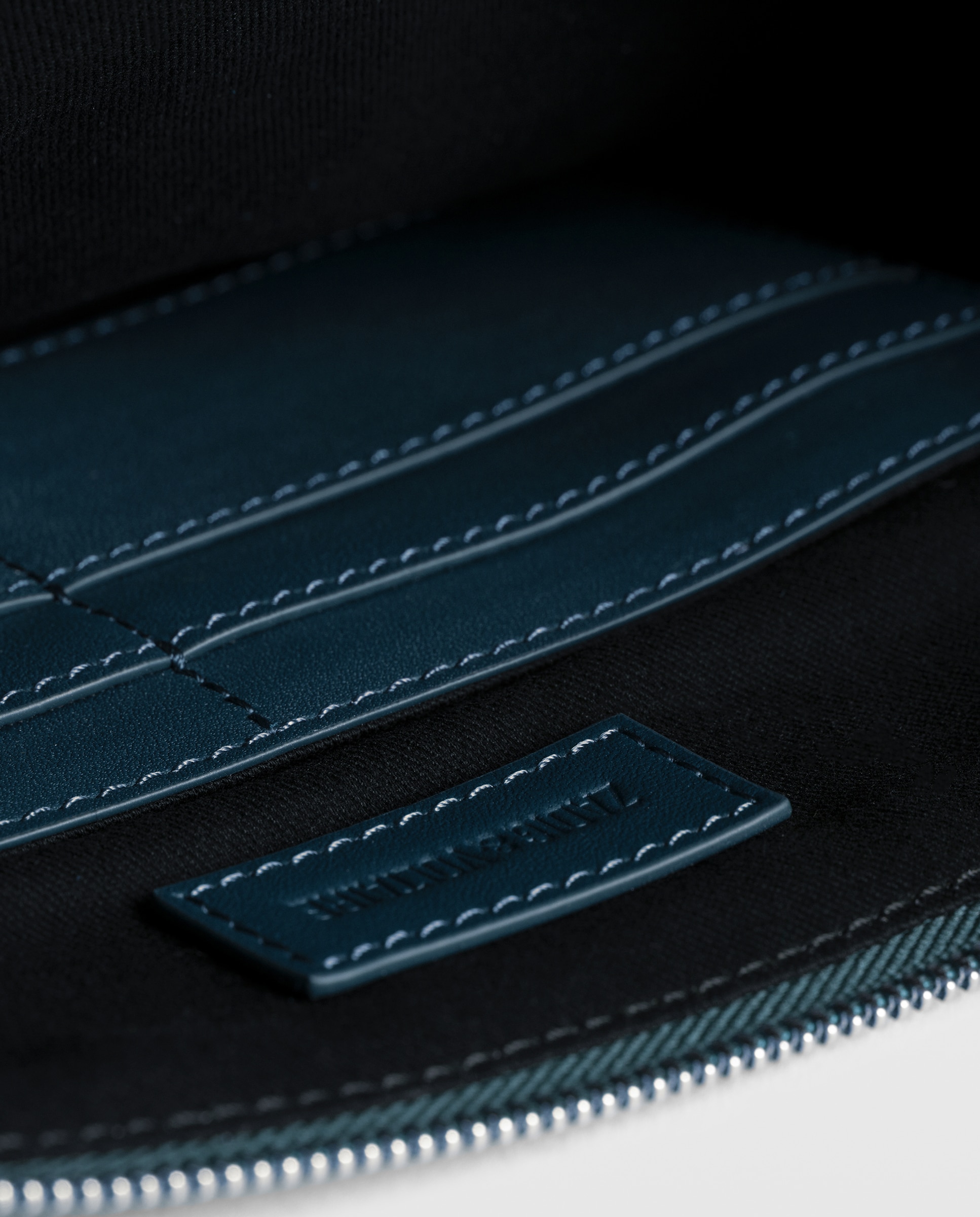 Clutch de mujer de piel lisa con detalles de alas y asa muñequera - Zadig & Voltaire - Azul marino Azul marino-4