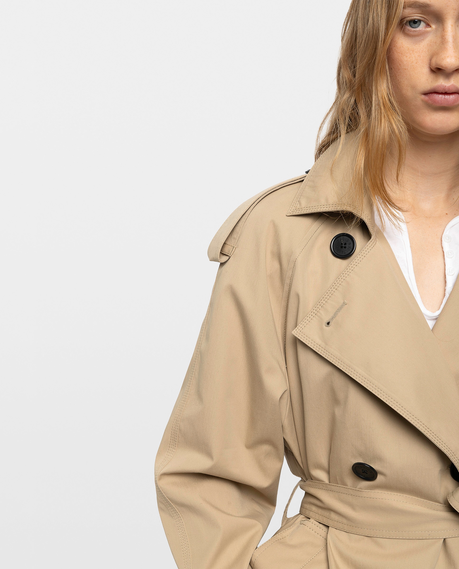 Gabardina de mujer corta de manga larga en algodón con doble botonadura y cinturón - Zadig & Voltaire - Beige Beige-4