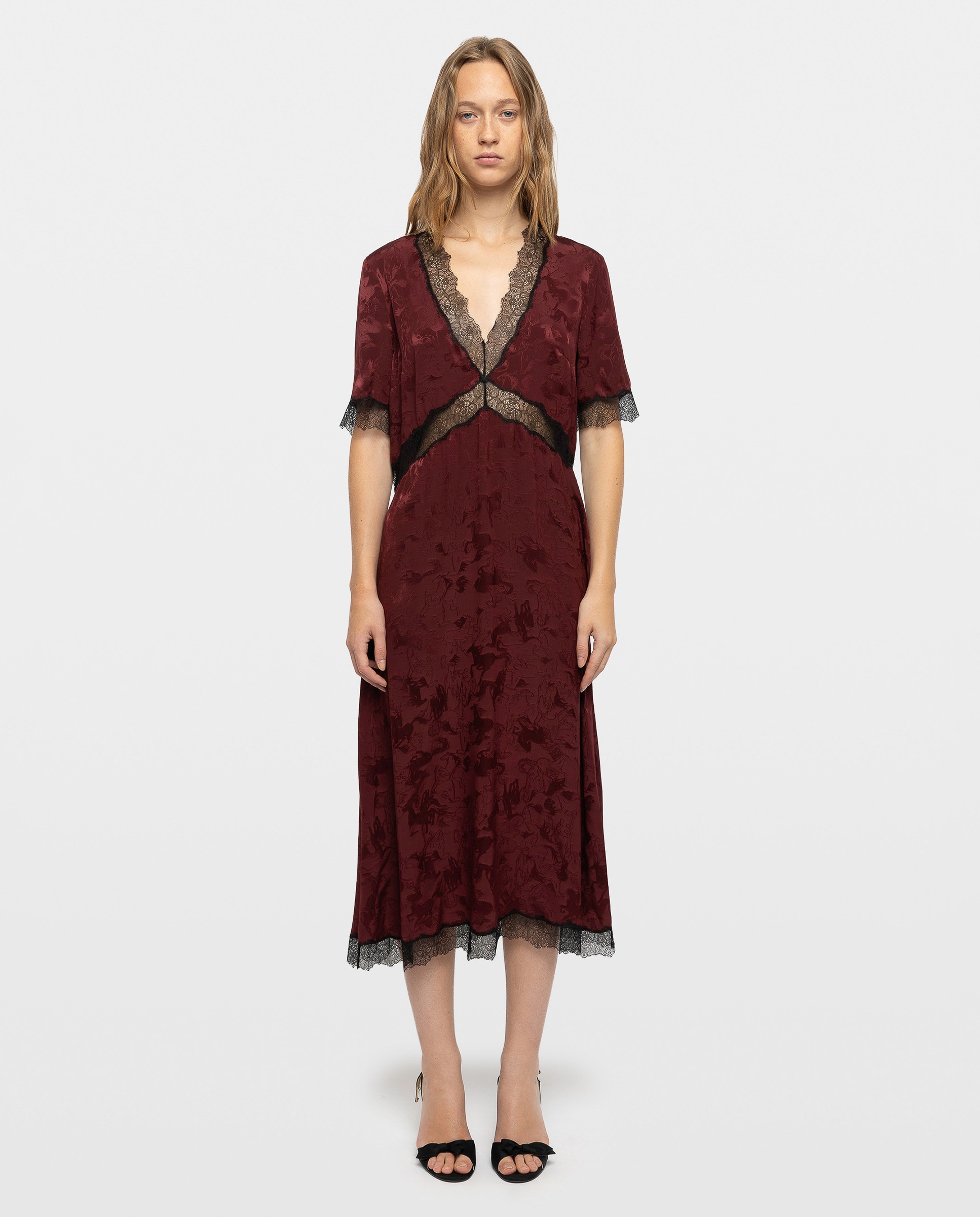 Vestido midi 100% seda estilo lencero de mangas cortas
