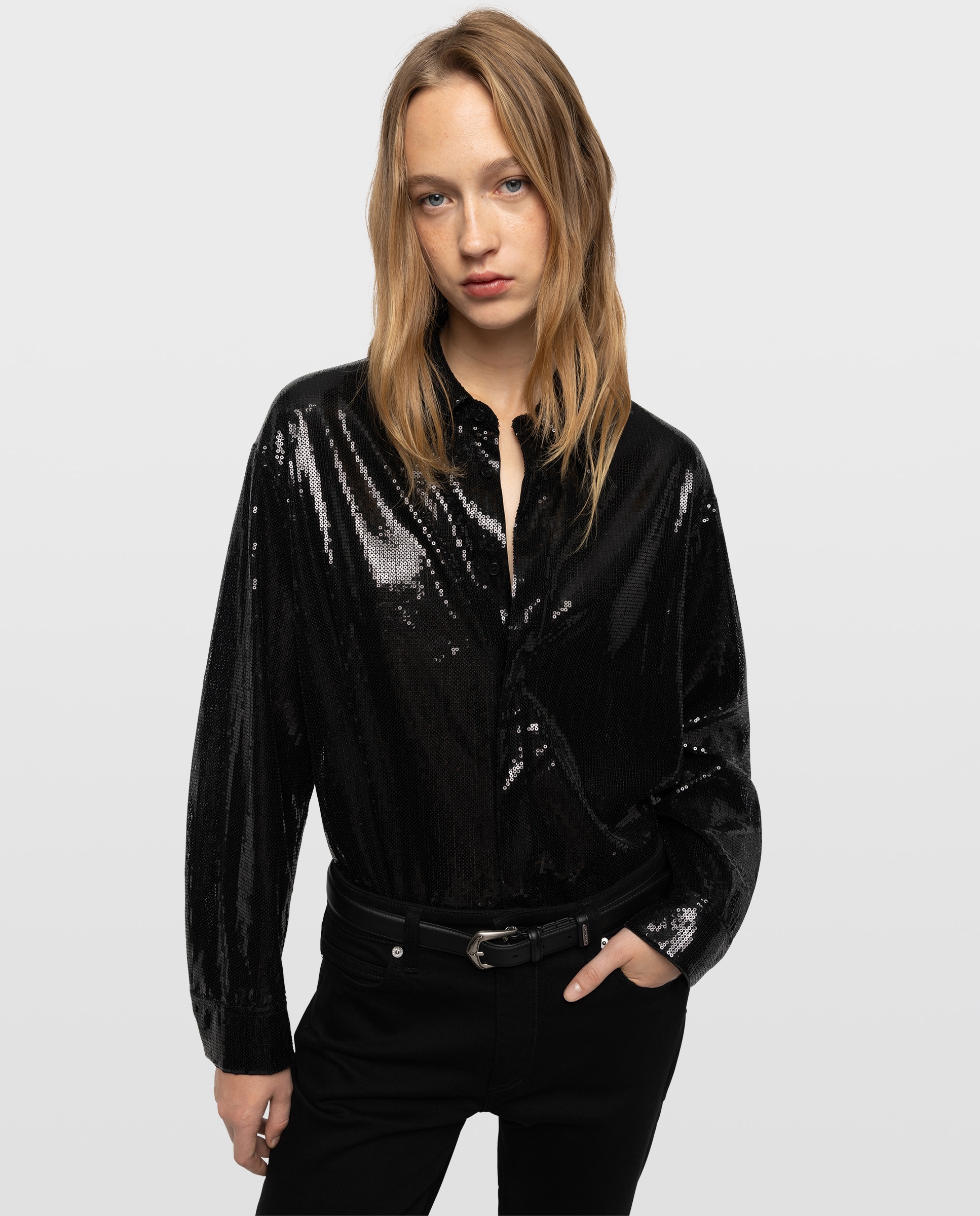 Imagen 0 de Camisa de mujer con lentejuelas y manga larga Negro