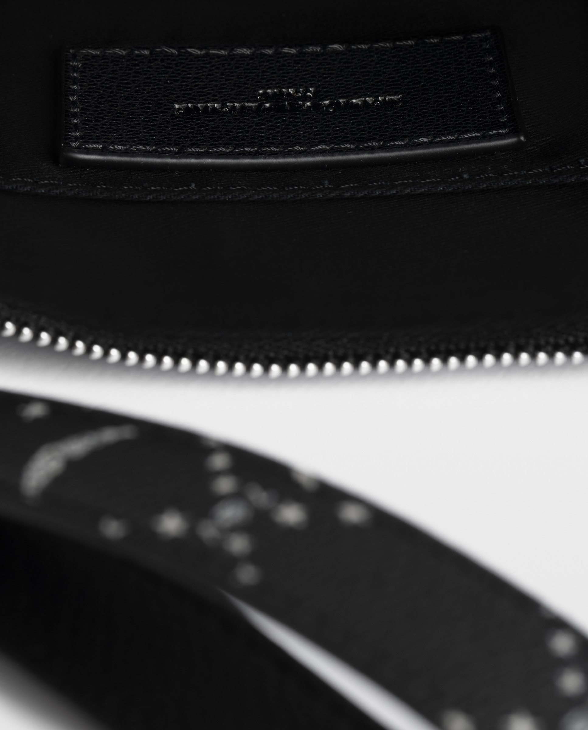 Cartera pequeña resort de mujer de lona revestida con monograma y cierre de cremallera - Zadig & Voltaire - Negro Negro-5