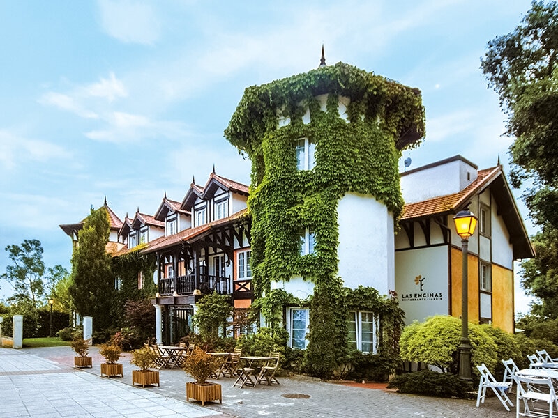 Smartbox Cantabria mágica: 2 noches con desayuno y cena en el Hotel Torres de Somo 4* 5