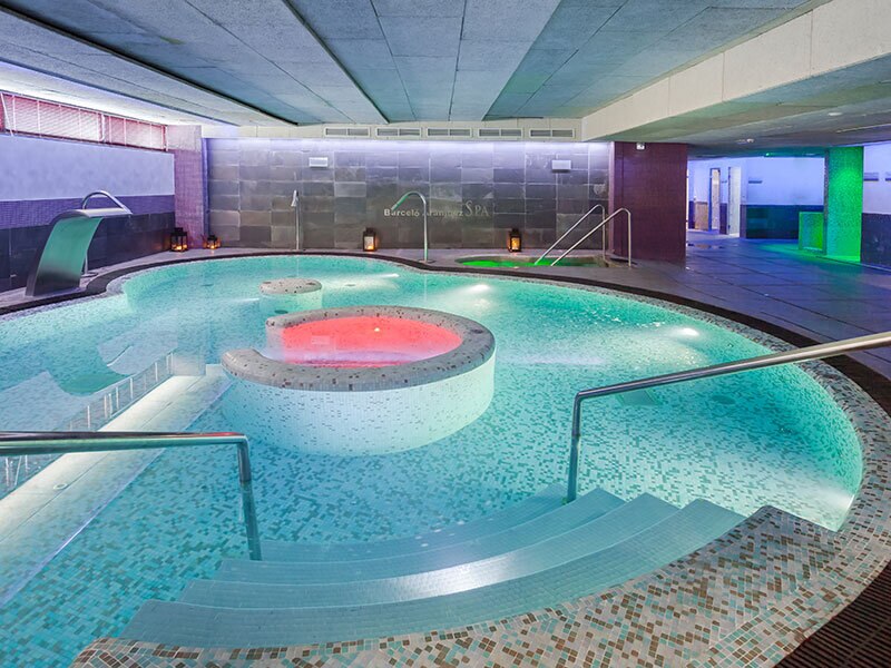Smartbox Occidental Aranjuez 4*: 2 noches y acceso a spa para 2 personas 4