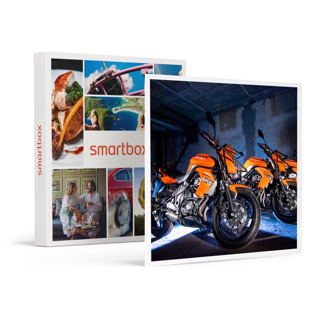 Imagen 0 de Smartbox Carnet de moto con Autoescuela Lara: 4 prácticas, material, matrícula y tests online
