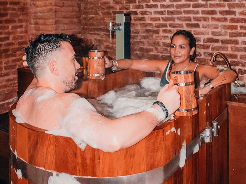 Smartbox Beer Spa Madrid: circuito spa, masaje y degustación de cerveza para 2 personas 2
