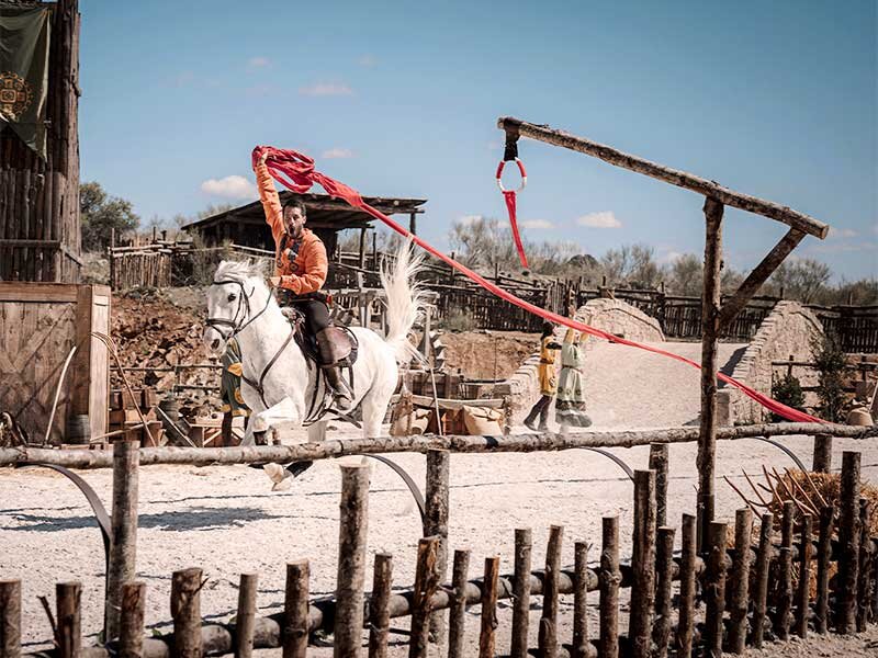 Smartbox Puy du Fou España: 4 entradas para 2 adultos y 2 niños para 2 días consecutivos y 4 entradas para «El sueño de Toledo» 5