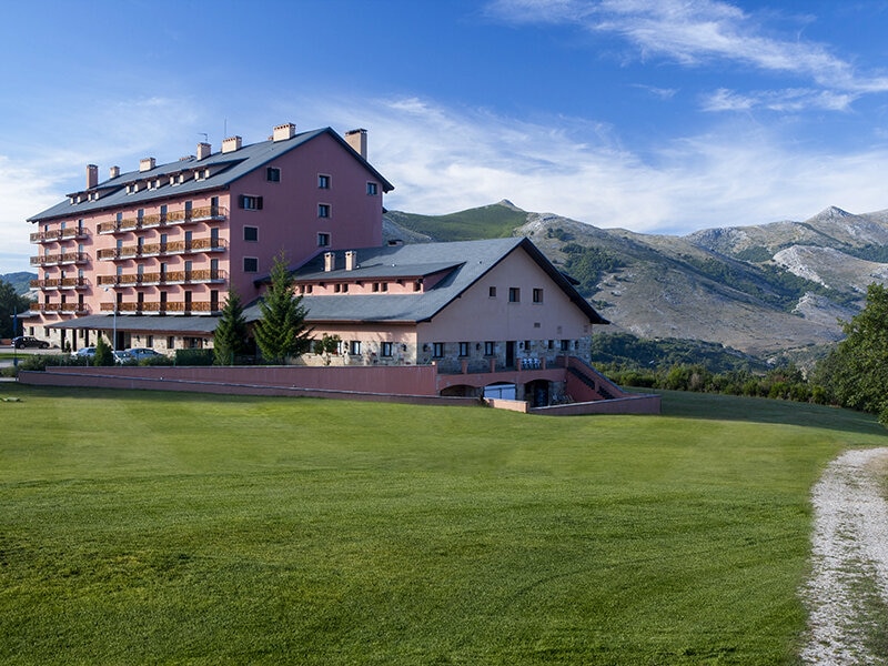 Smartbox 2 noches con desayuno en un exclusivo Parador en Castilla y León 6