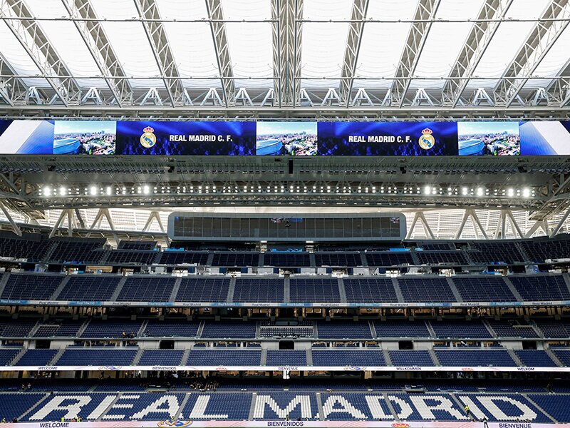 Smartbox ¡Al Bernabéu en familia!: 2 entradas de adulto y 1 de niño al tour oficial con museo y vista panorámica para temporada alta 4