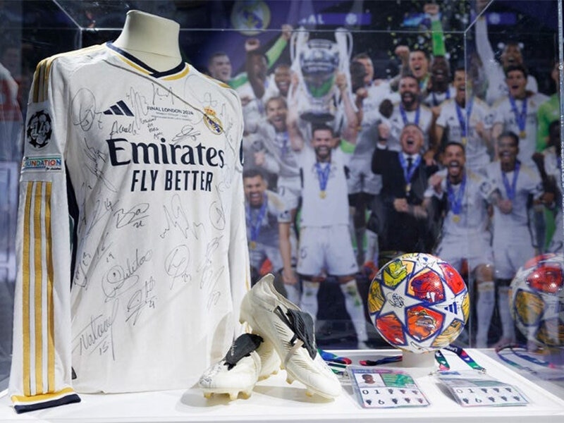 Smartbox Estadio Santiago Bernabéu en temporada alta: 1 entrada de adulto con tour, museo y vista panorámica del estadio 6