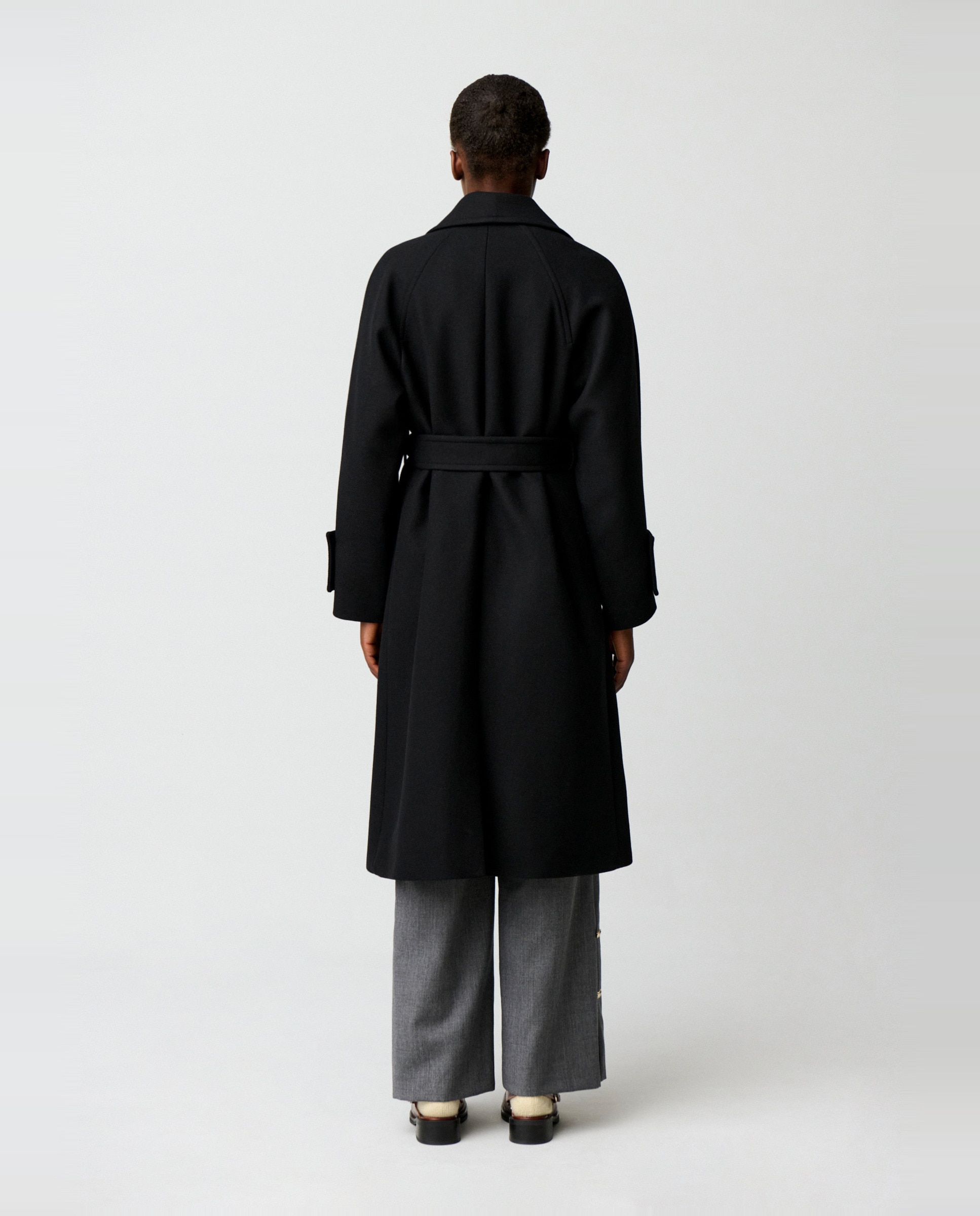 Abrigo de mujer midi con mezcla de lana, cuello de traje, corte amplio y cinturón - Claudie Pierlot - Negro Negro-5