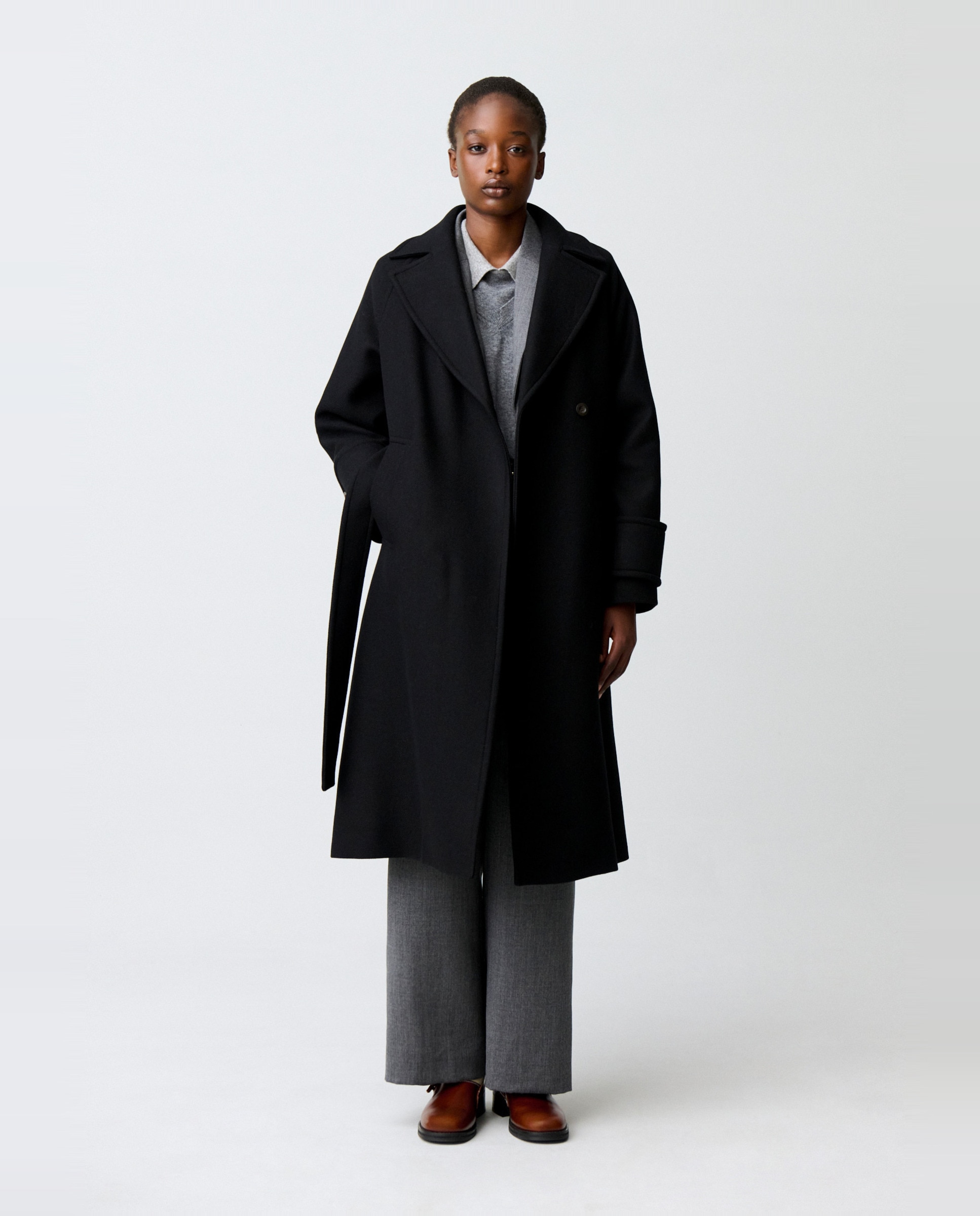 Abrigo de mujer midi con mezcla de lana, cuello de traje, corte amplio y cinturón - Claudie Pierlot - Negro Negro-6