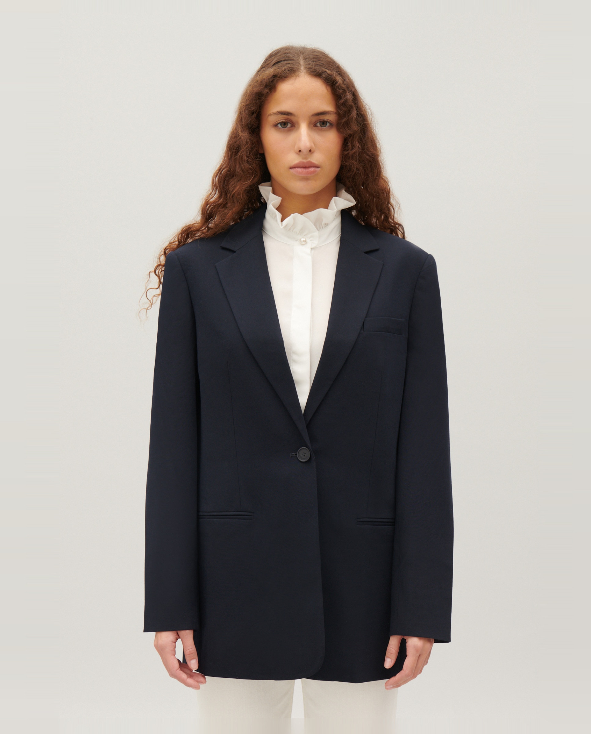 Blazer de mujer oversize con cierre de botón