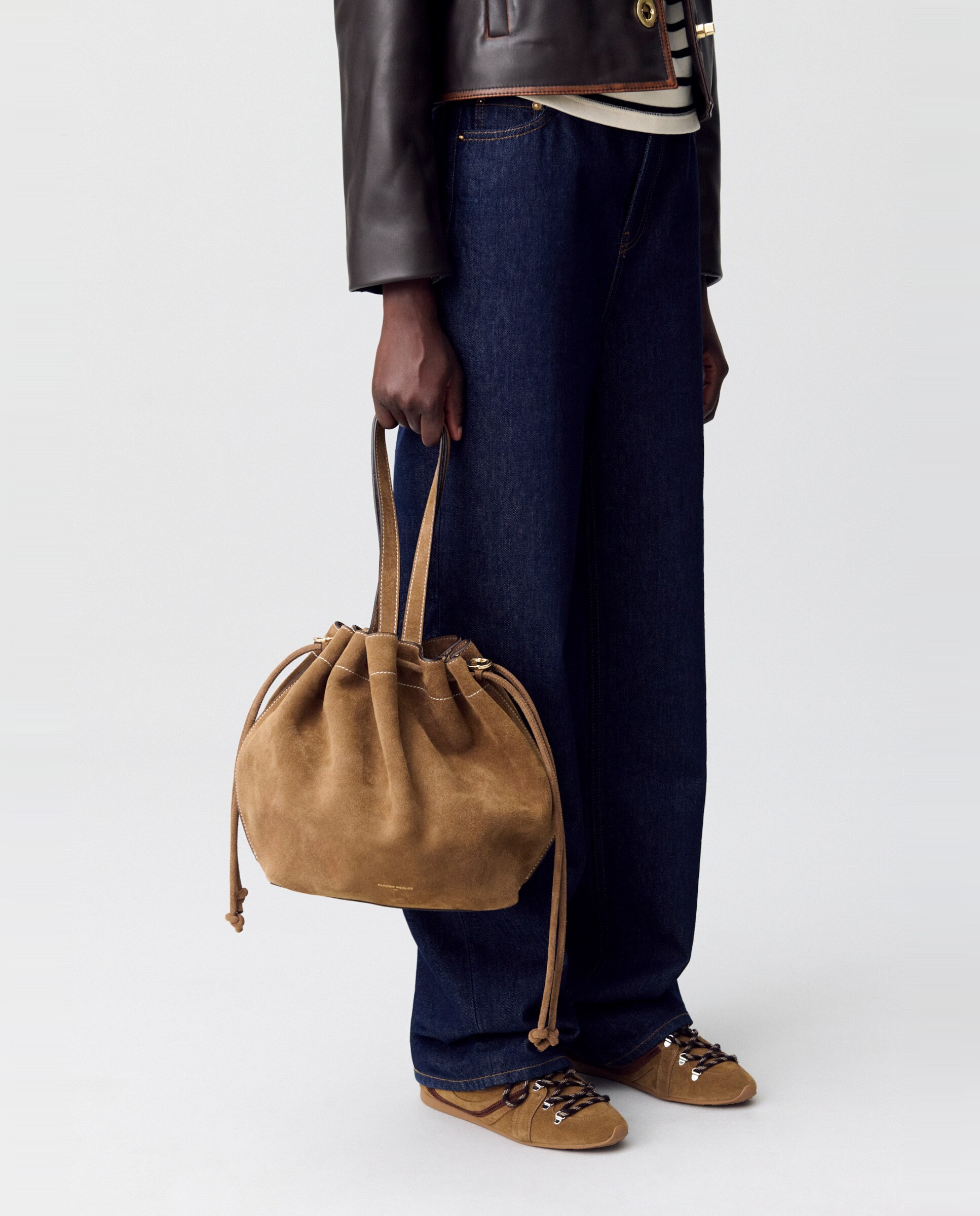 Bolso de mujer tipo saco multiposición en ante con cierre de cordón e imán - Claudie Pierlot - Camel Camel-4