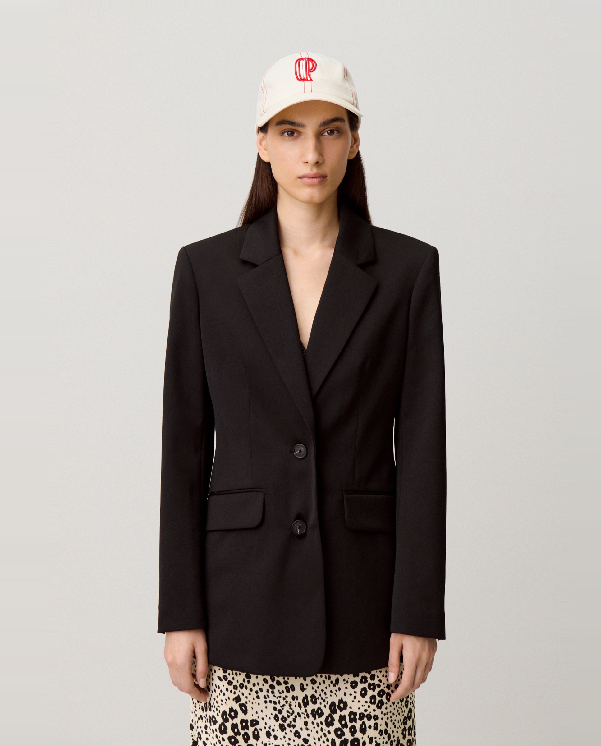Claudie Pierlot - Blazer de mujer entallada con dos botones.