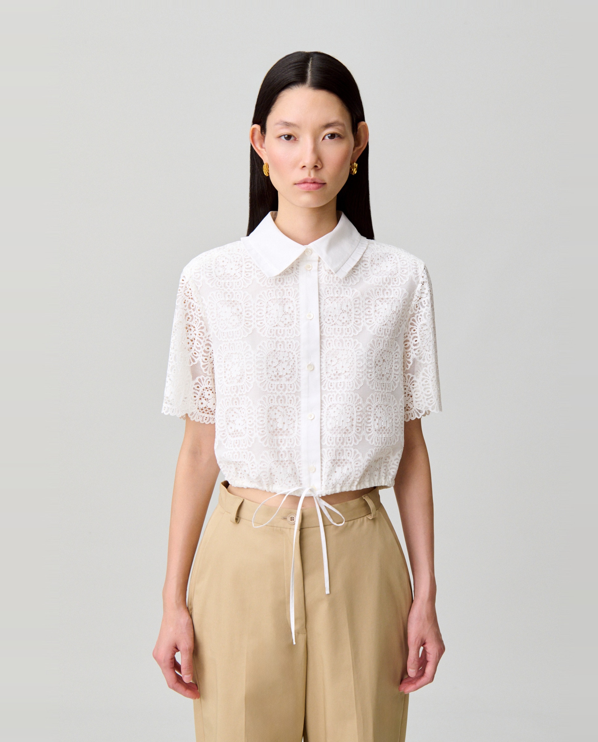Claudie Pierlot - Camisa de mujer corta de encaje con cordón.