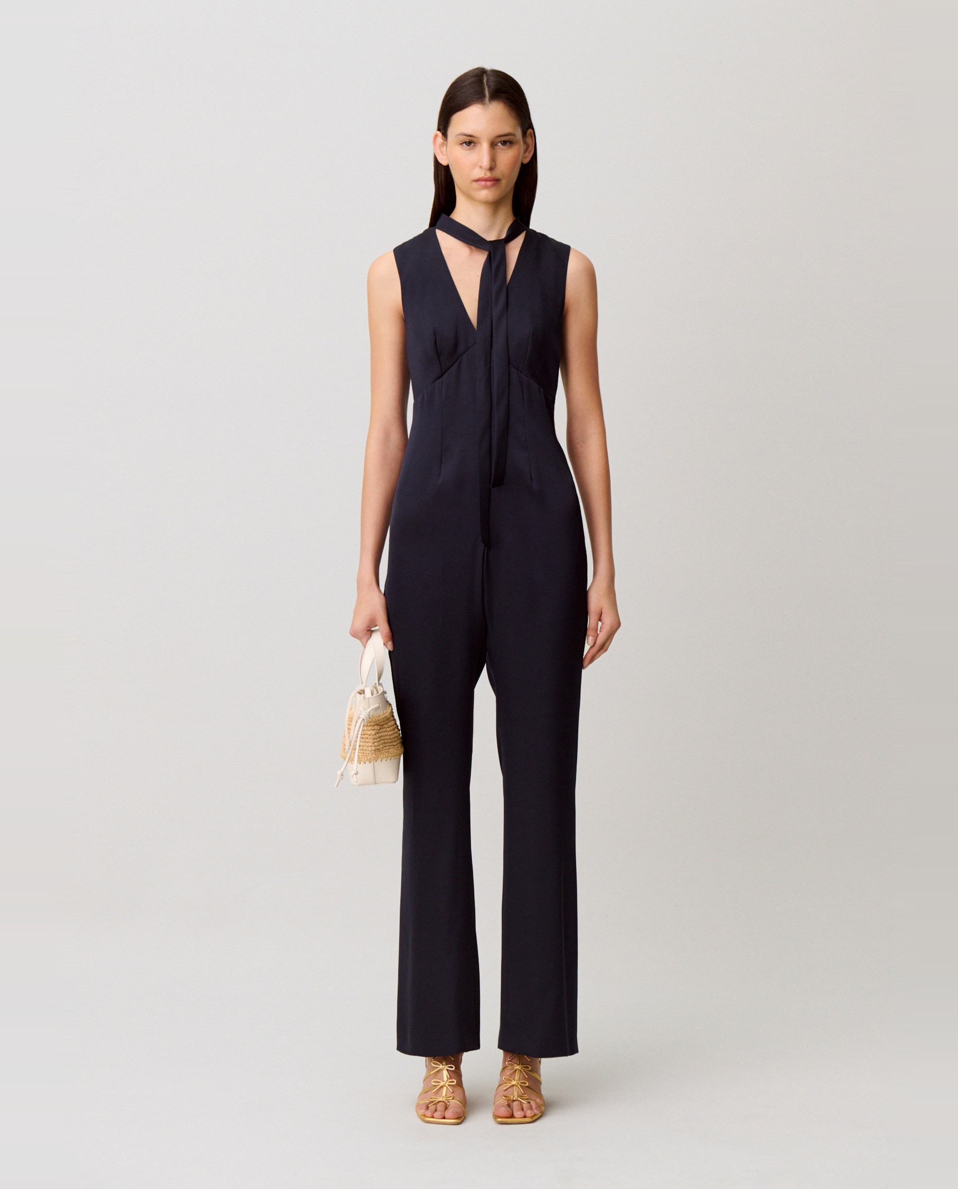 Claudie Pierlot - Mono de mujer satinado con escote en V y lazada al cuello.