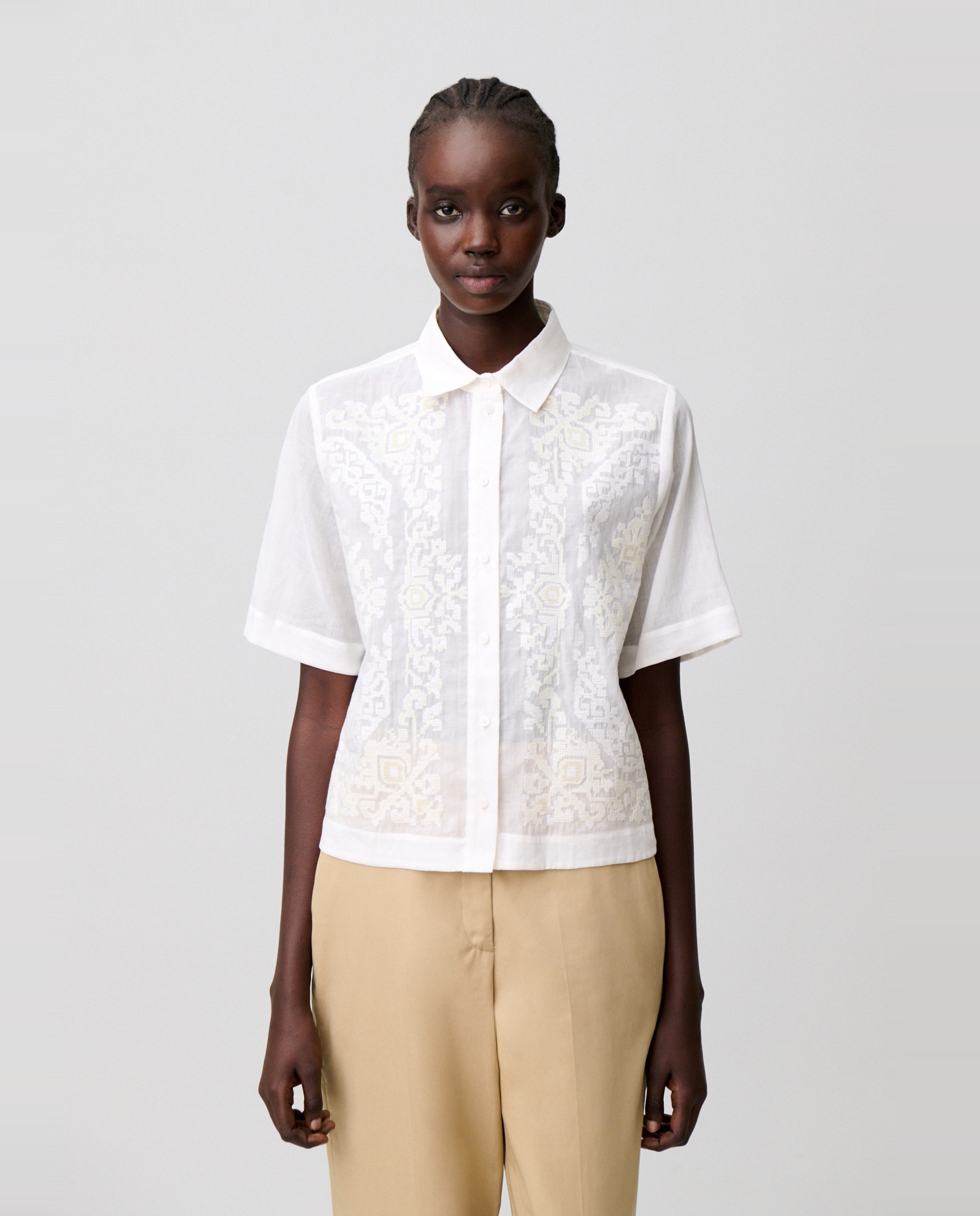 Claudie Pierlot - Camisa de mujer 100% algodón manga corta bordada.