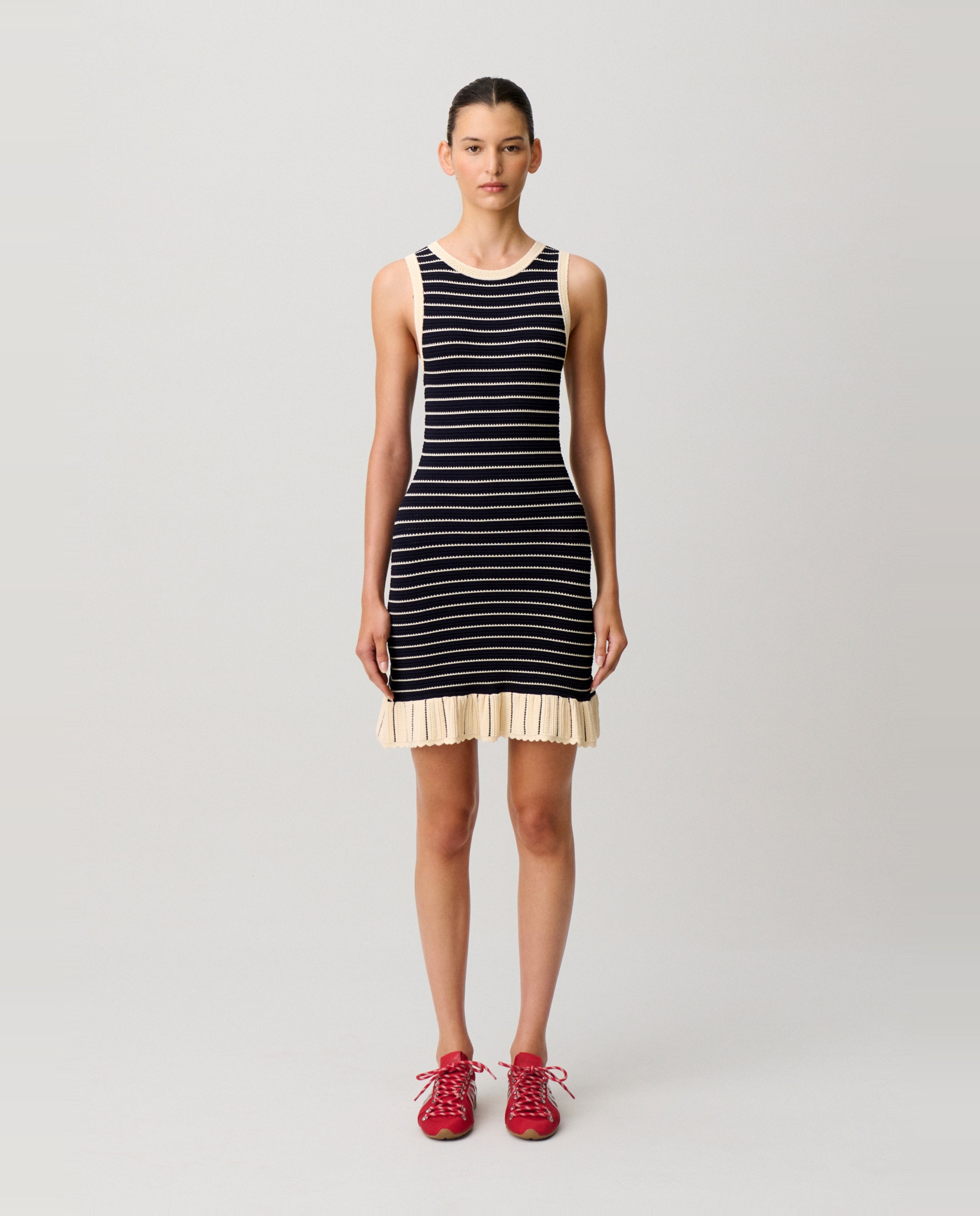 Claudie Pierlot - Vestido corto de punto a rayas.