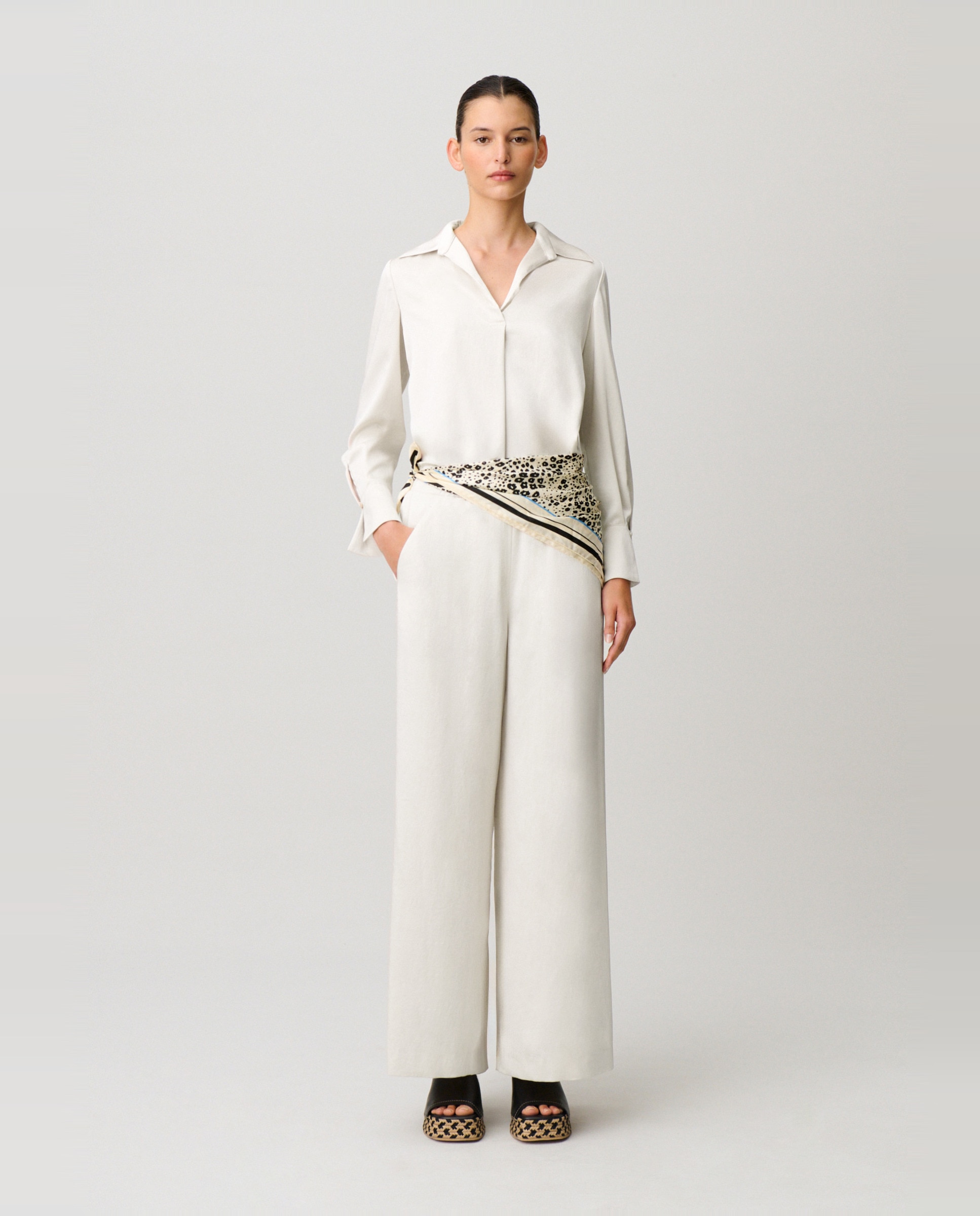 Blusa de mujer fluida con cuello abierto y solapas - Claudie Pierlot - Blanco Blanco-4