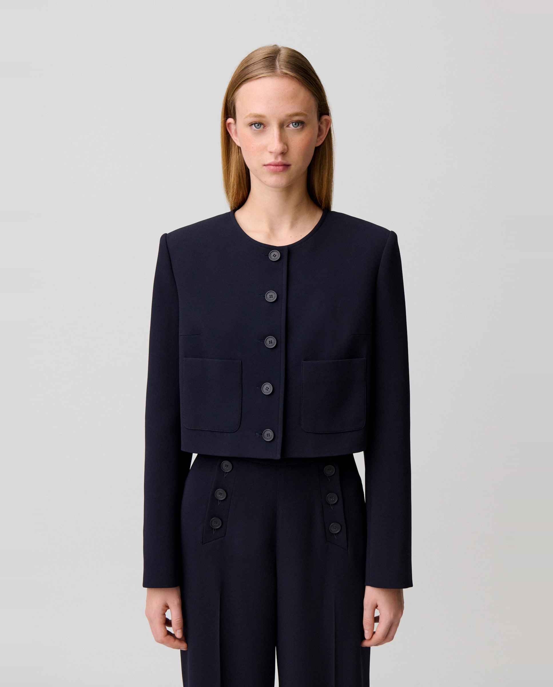 Claudie Pierlot - Chaqueta de mujer con cuello redondo y tapeta de botones.